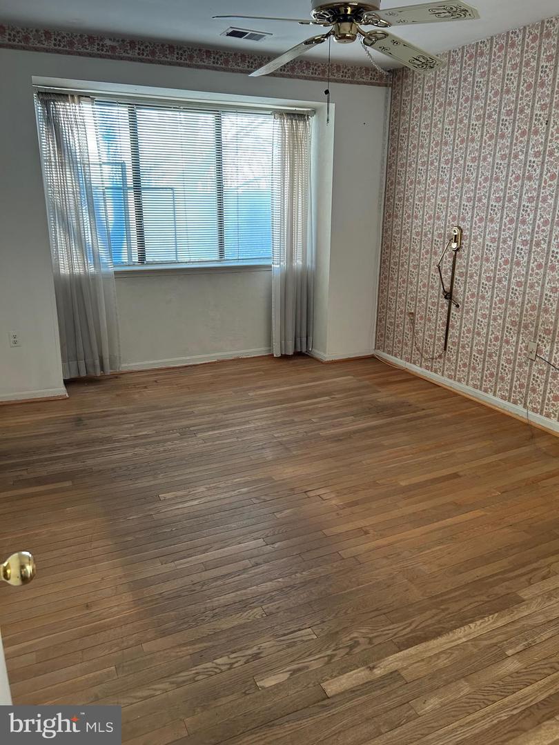 4933 ORISKANY DR, ANNANDALE, Virginia 22003, 3 Bedrooms Bedrooms, ,3 BathroomsBathrooms,Residential,For sale,4933 ORISKANY DR,VAFX2293122 MLS # VAFX2293122