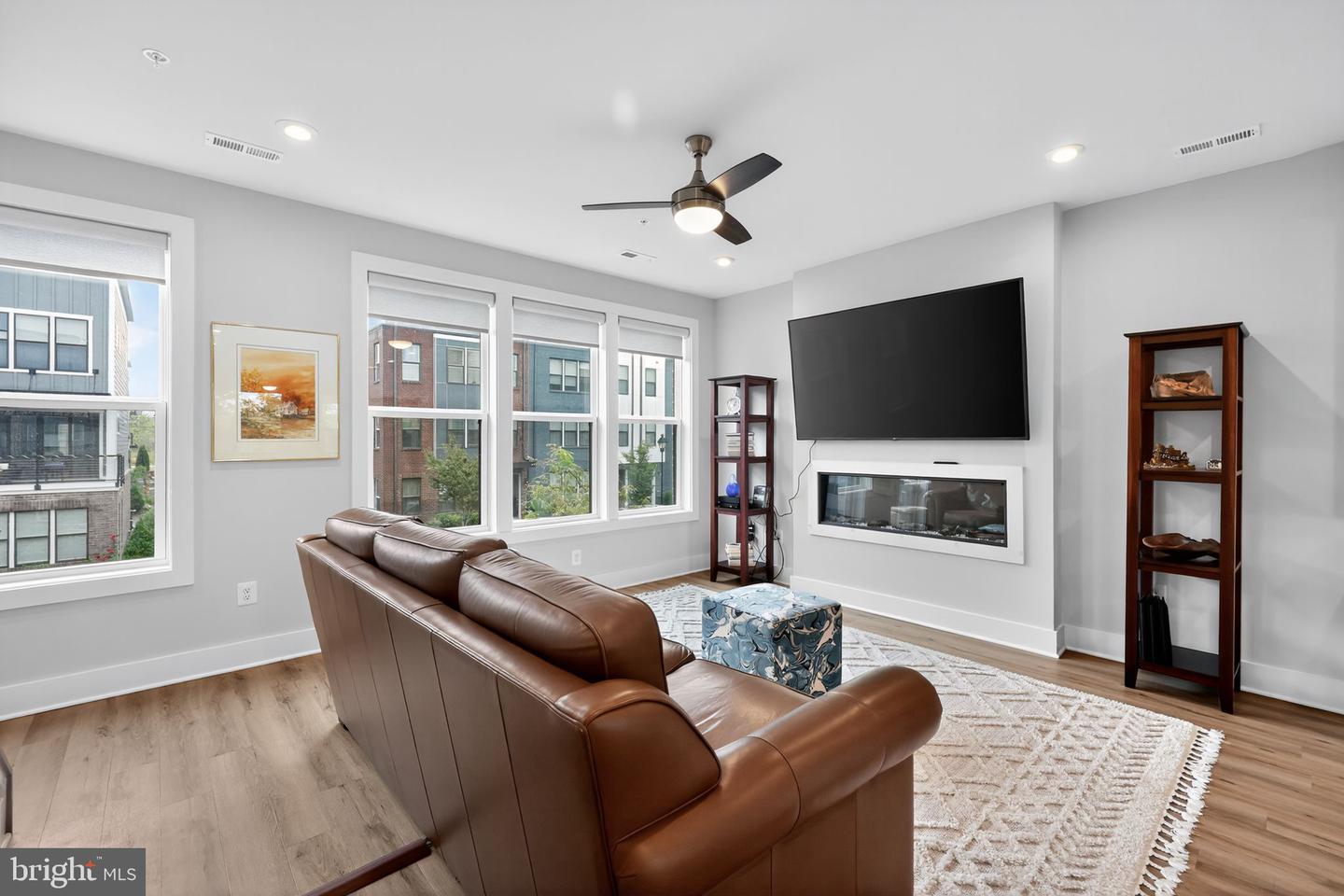 5268-C OLD MAIN ST #303, RICHMOND, Virginia 23231, 2 Bedrooms Bedrooms, ,2 BathroomsBathrooms,Residential,For sale,5268-C OLD MAIN ST #303,VAHN2001170 MLS # VAHN2001170