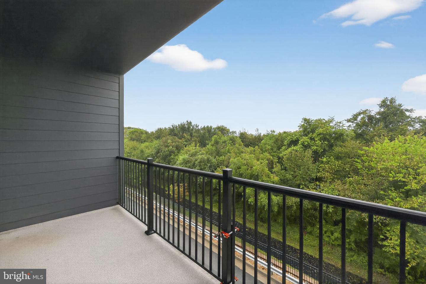 5268-C OLD MAIN ST #303, RICHMOND, Virginia 23231, 2 Bedrooms Bedrooms, ,2 BathroomsBathrooms,Residential,For sale,5268-C OLD MAIN ST #303,VAHN2001170 MLS # VAHN2001170