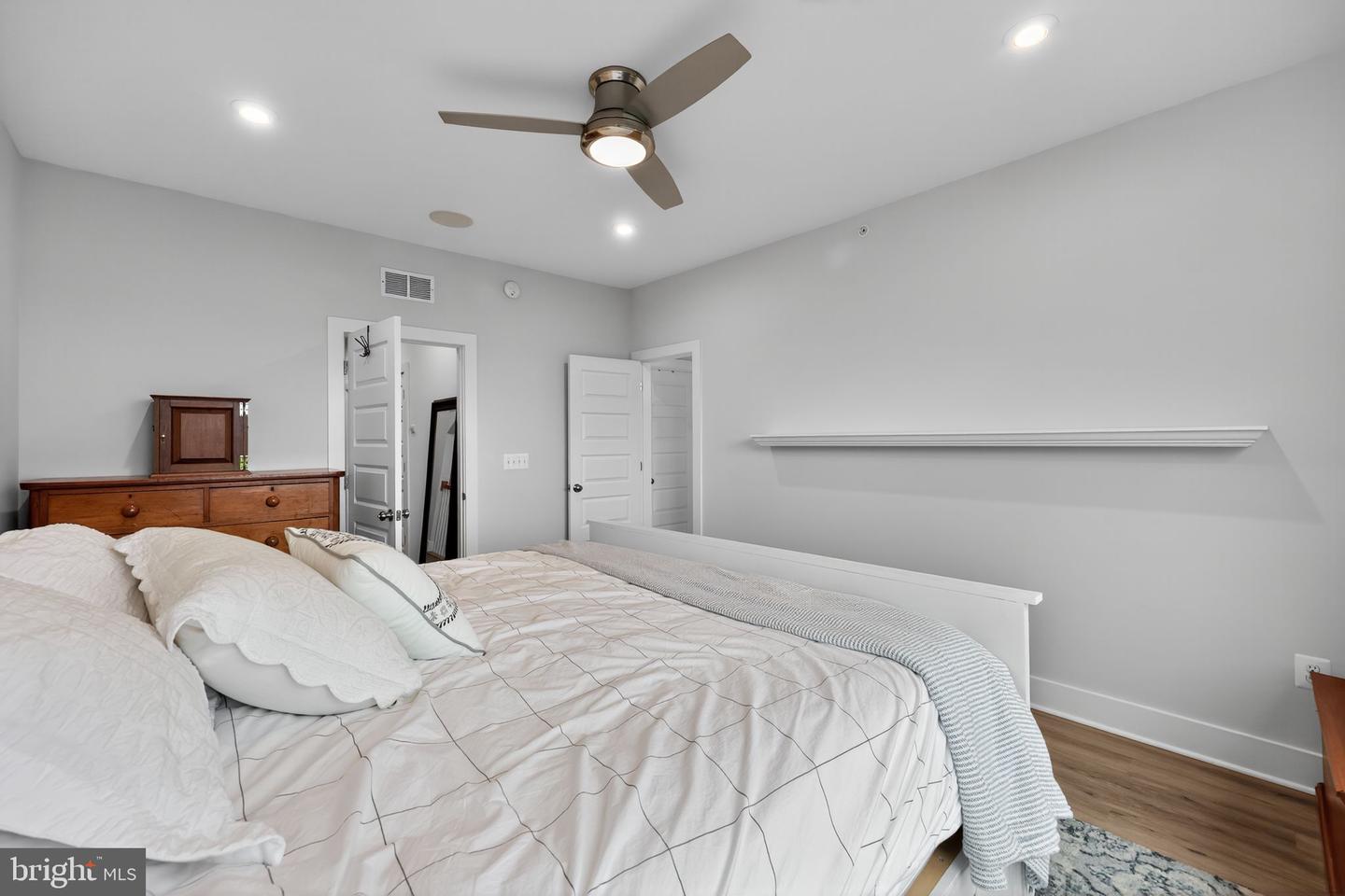 5268-C OLD MAIN ST #303, RICHMOND, Virginia 23231, 2 Bedrooms Bedrooms, ,2 BathroomsBathrooms,Residential,For sale,5268-C OLD MAIN ST #303,VAHN2001170 MLS # VAHN2001170