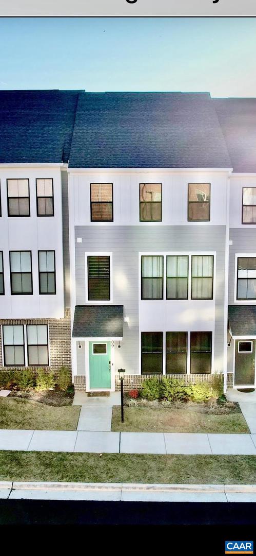 2209 SWALLOWTAIL LN, CHARLOTTESVILLE, Virginia 22902, 4 Bedrooms Bedrooms, ,3 BathroomsBathrooms,Residential,For sale,2209 SWALLOWTAIL LN,673759 MLS # 673759 2209 SWALLOWTAIL LN, CHARLOTTESVILLE, Virginia 22902, 4 Bedrooms Bedrooms, ,3 BathroomsBathrooms,Residential,For sale,2209 SWALLOWTAIL LN,673759 MLS # 673759