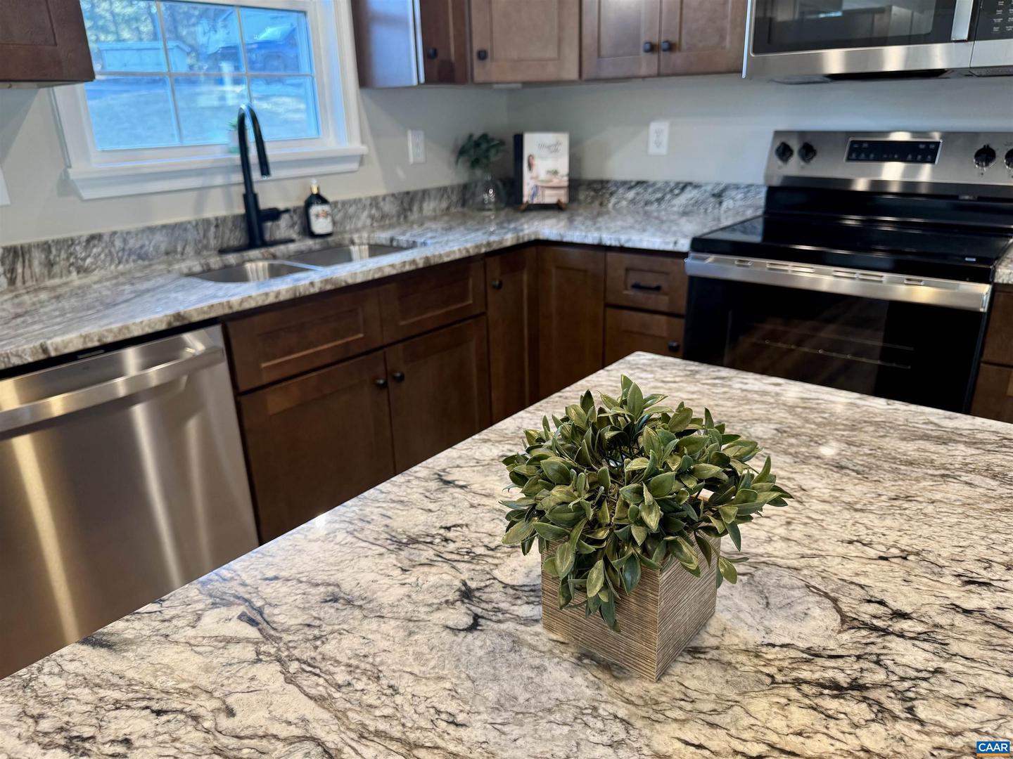 200 ROBIN HOOD RD, STAUNTON, Virginia 24401, 3 Bedrooms Bedrooms, ,2 BathroomsBathrooms,Residential,For sale,200 ROBIN HOOD RD,673760 MLS # 673760 200 ROBIN HOOD RD, STAUNTON, Virginia 24401, 3 Bedrooms Bedrooms, ,2 BathroomsBathrooms,Residential,For sale,200 ROBIN HOOD RD,673760 MLS # 673760