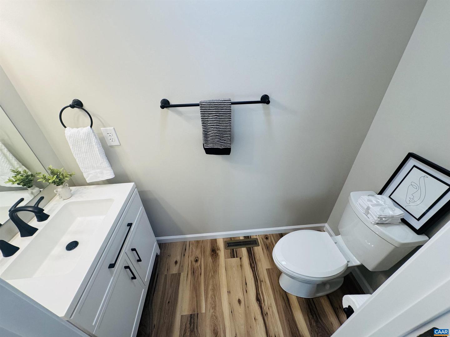 200 ROBIN HOOD RD, STAUNTON, Virginia 24401, 3 Bedrooms Bedrooms, ,2 BathroomsBathrooms,Residential,For sale,200 ROBIN HOOD RD,673760 MLS # 673760 200 ROBIN HOOD RD, STAUNTON, Virginia 24401, 3 Bedrooms Bedrooms, ,2 BathroomsBathrooms,Residential,For sale,200 ROBIN HOOD RD,673760 MLS # 673760