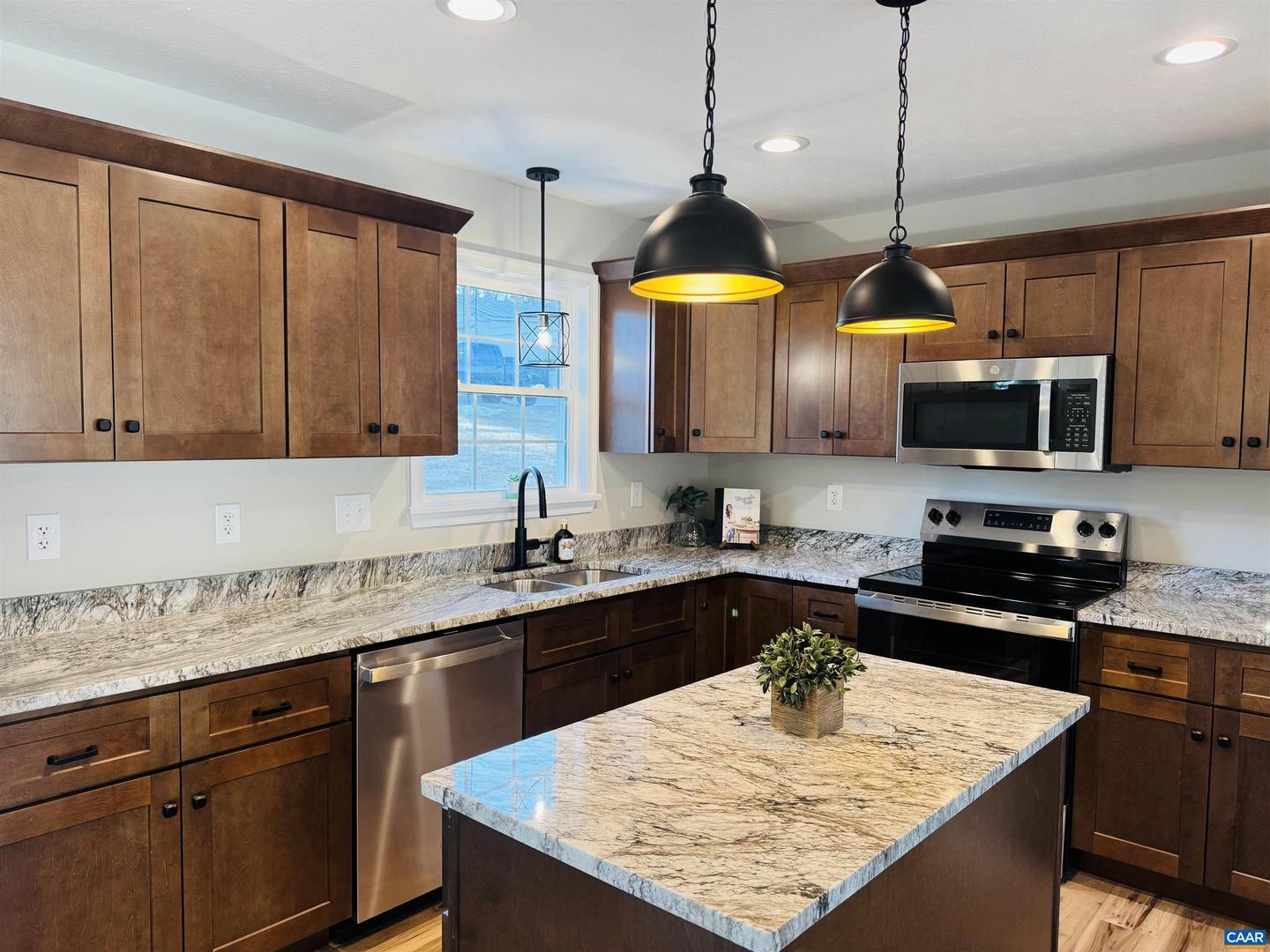 200 ROBIN HOOD RD, STAUNTON, Virginia 24401, 3 Bedrooms Bedrooms, ,2 BathroomsBathrooms,Residential,For sale,200 ROBIN HOOD RD,673760 MLS # 673760 200 ROBIN HOOD RD, STAUNTON, Virginia 24401, 3 Bedrooms Bedrooms, ,2 BathroomsBathrooms,Residential,For sale,200 ROBIN HOOD RD,673760 MLS # 673760