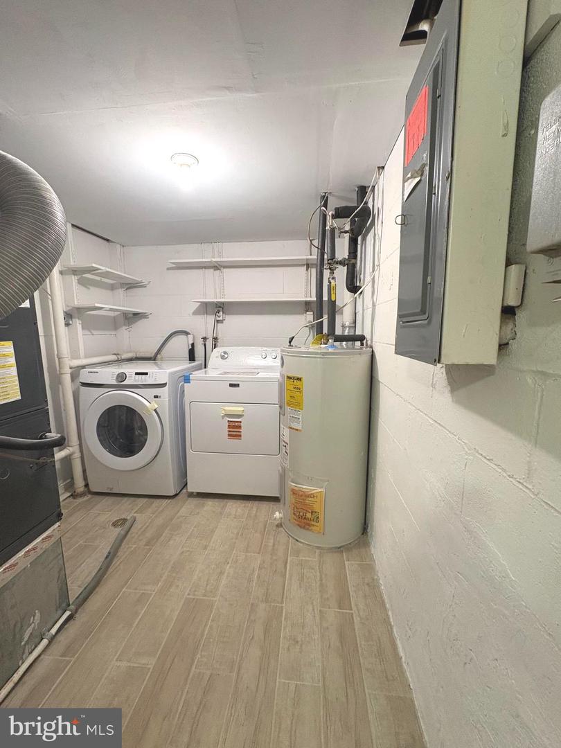 3758 PERSIMMON CIR, FAIRFAX, Virginia 22031, 2 Bedrooms Bedrooms, ,2 BathroomsBathrooms,Residential,For sale,3758 PERSIMMON CIR,VAFX2293054 MLS # VAFX2293054