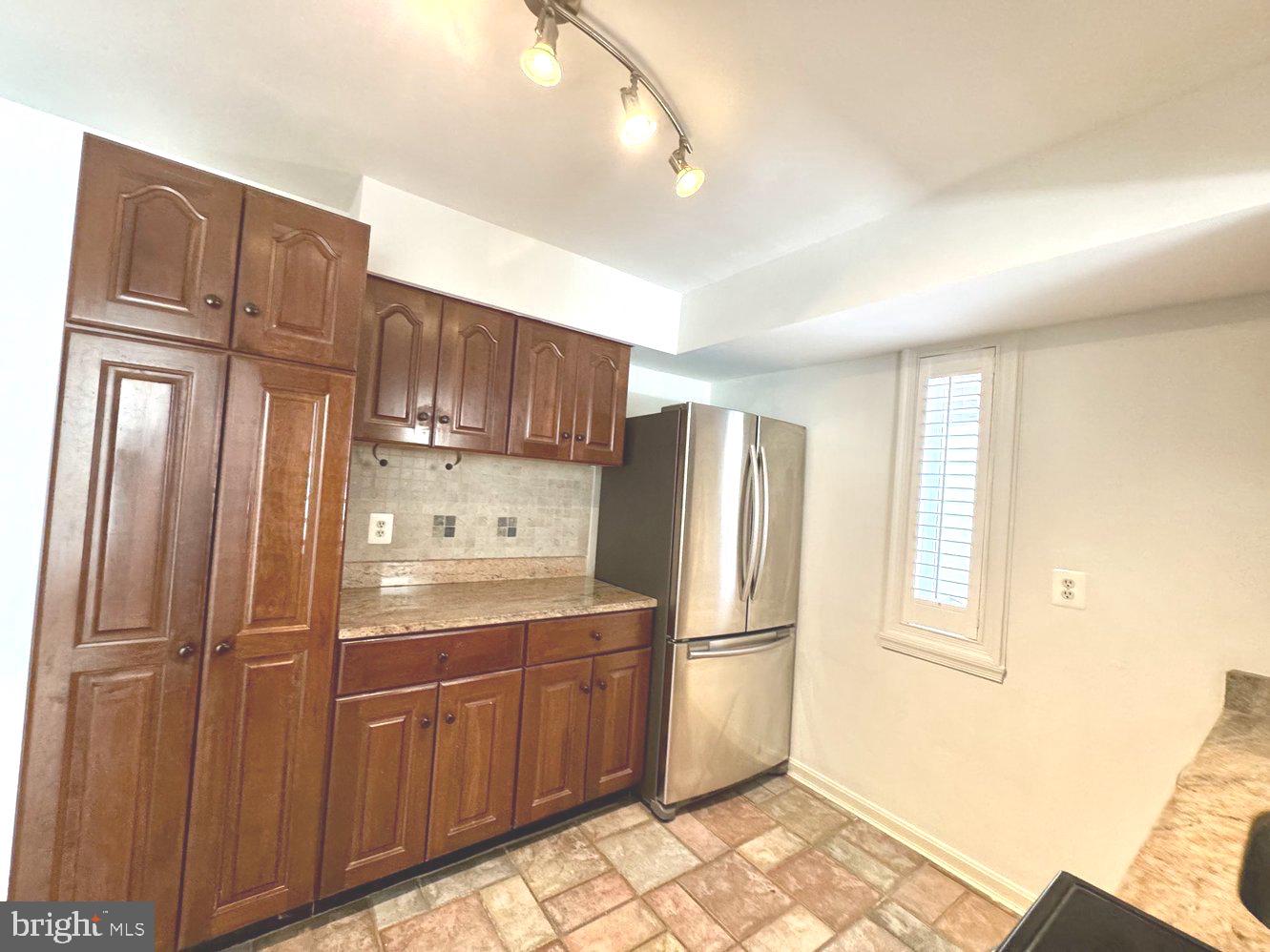 3758 PERSIMMON CIR, FAIRFAX, Virginia 22031, 2 Bedrooms Bedrooms, ,2 BathroomsBathrooms,Residential,For sale,3758 PERSIMMON CIR,VAFX2293054 MLS # VAFX2293054