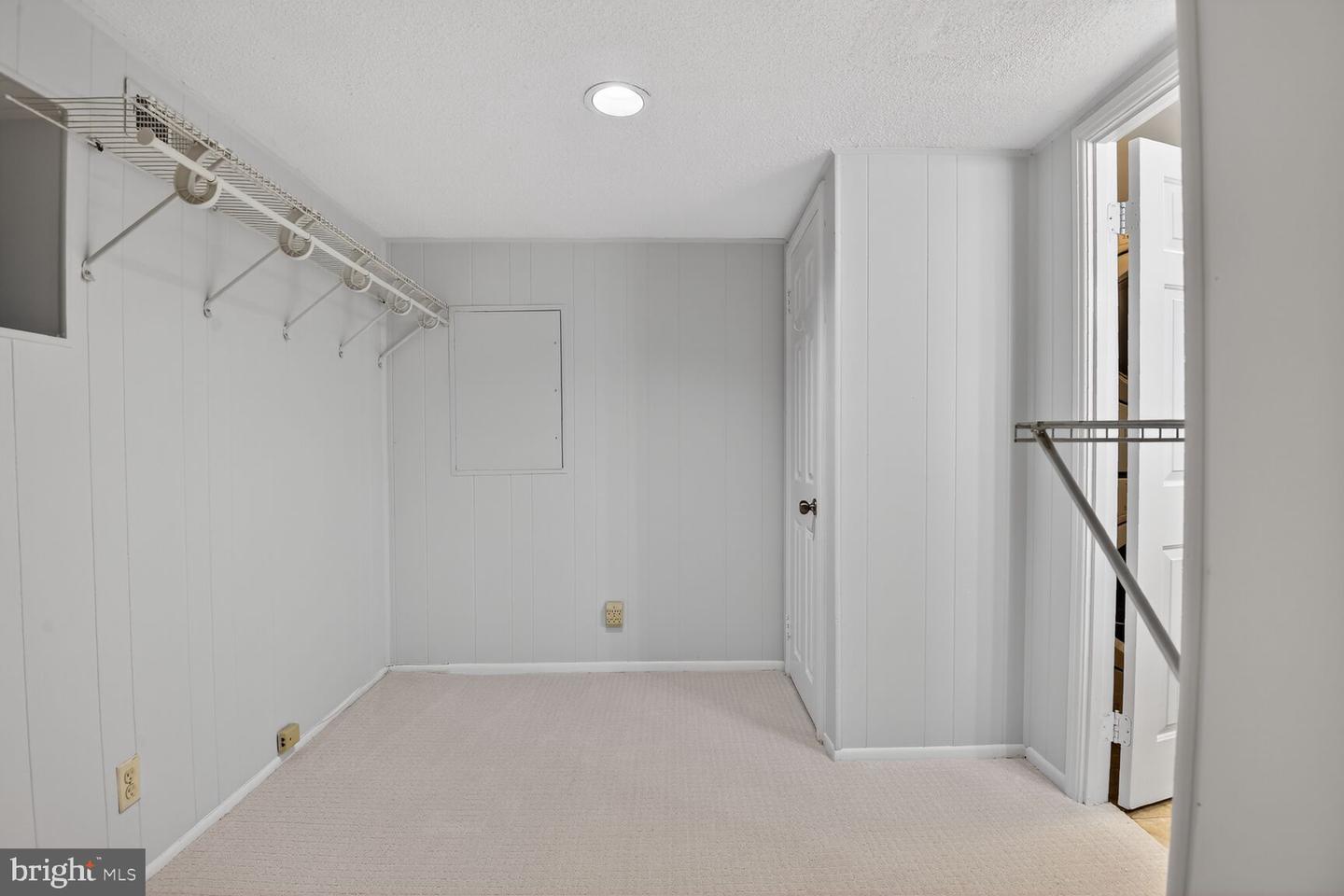 2813 S COLUMBUS ST, ARLINGTON, Virginia 22206, 2 Bedrooms Bedrooms, ,2 BathroomsBathrooms,Residential,For sale,2813 S COLUMBUS ST,VAAR2069382 MLS # VAAR2069382