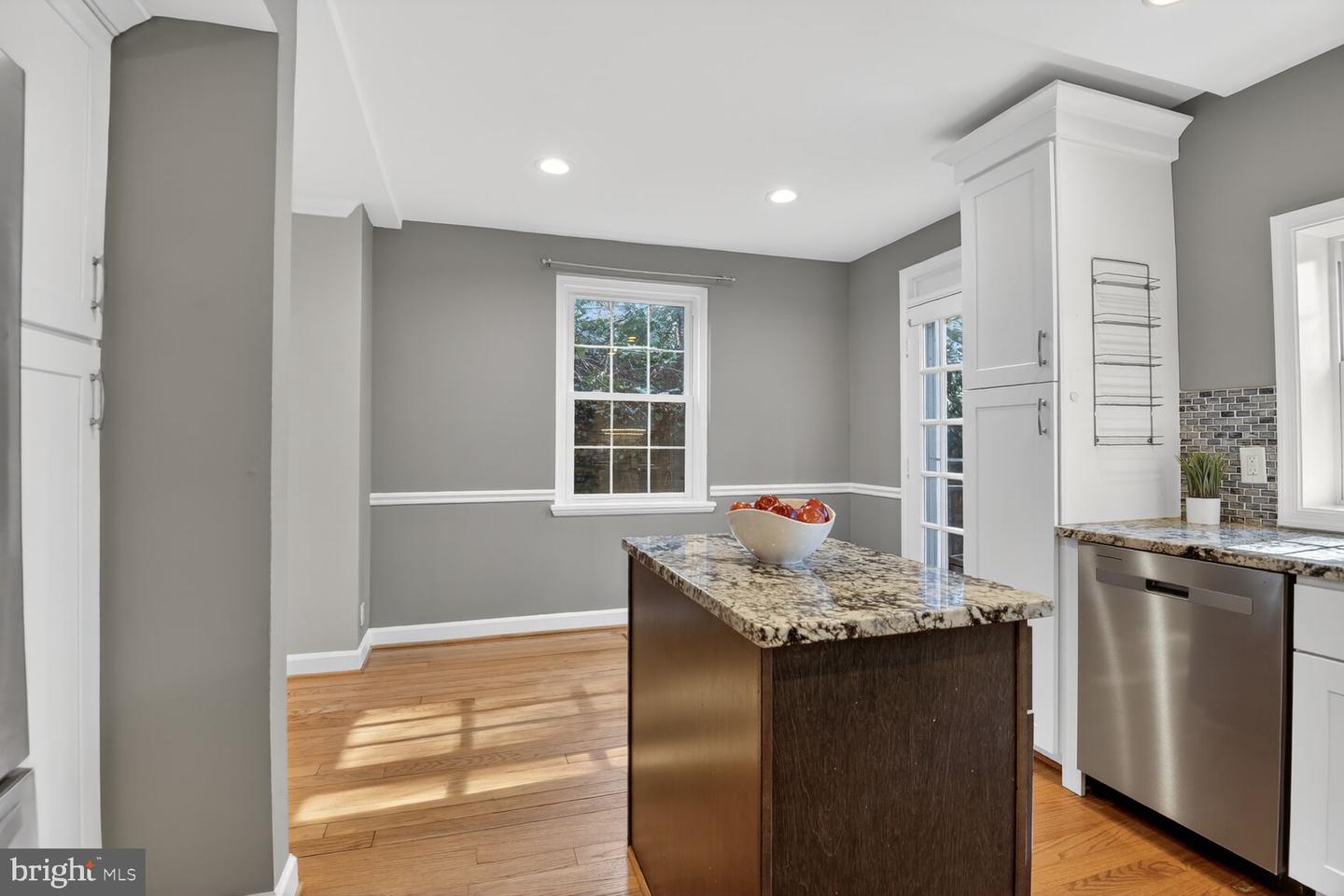 2813 S COLUMBUS ST, ARLINGTON, Virginia 22206, 2 Bedrooms Bedrooms, ,2 BathroomsBathrooms,Residential,For sale,2813 S COLUMBUS ST,VAAR2069382 MLS # VAAR2069382