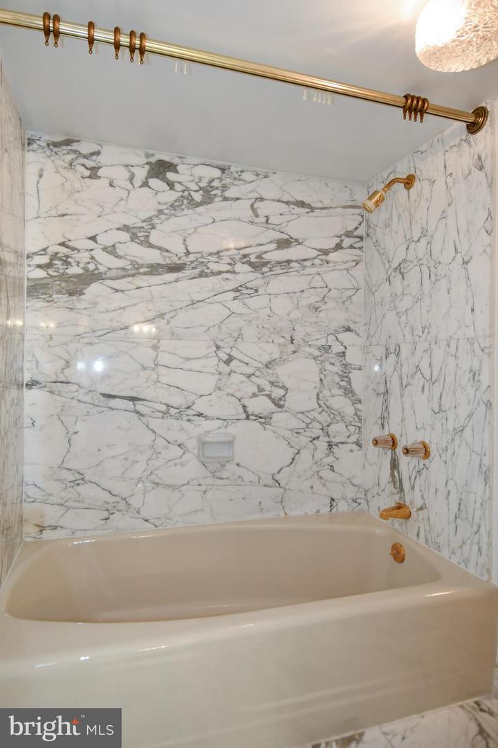 1101 ARLINGTON RIDGE ROAD #316, ARLINGTON, Virginia 22202, 3 Bedrooms Bedrooms, ,3 BathroomsBathrooms,Residential,For sale,1101 ARLINGTON RIDGE ROAD #316,VAAR2064610 MLS # VAAR2064610 1101 ARLINGTON RIDGE ROAD #316, ARLINGTON, Virginia 22202, 3 Bedrooms Bedrooms, ,3 BathroomsBathrooms,Residential,For sale,1101 ARLINGTON RIDGE ROAD #316,VAAR2064610 MLS # VAAR2064610