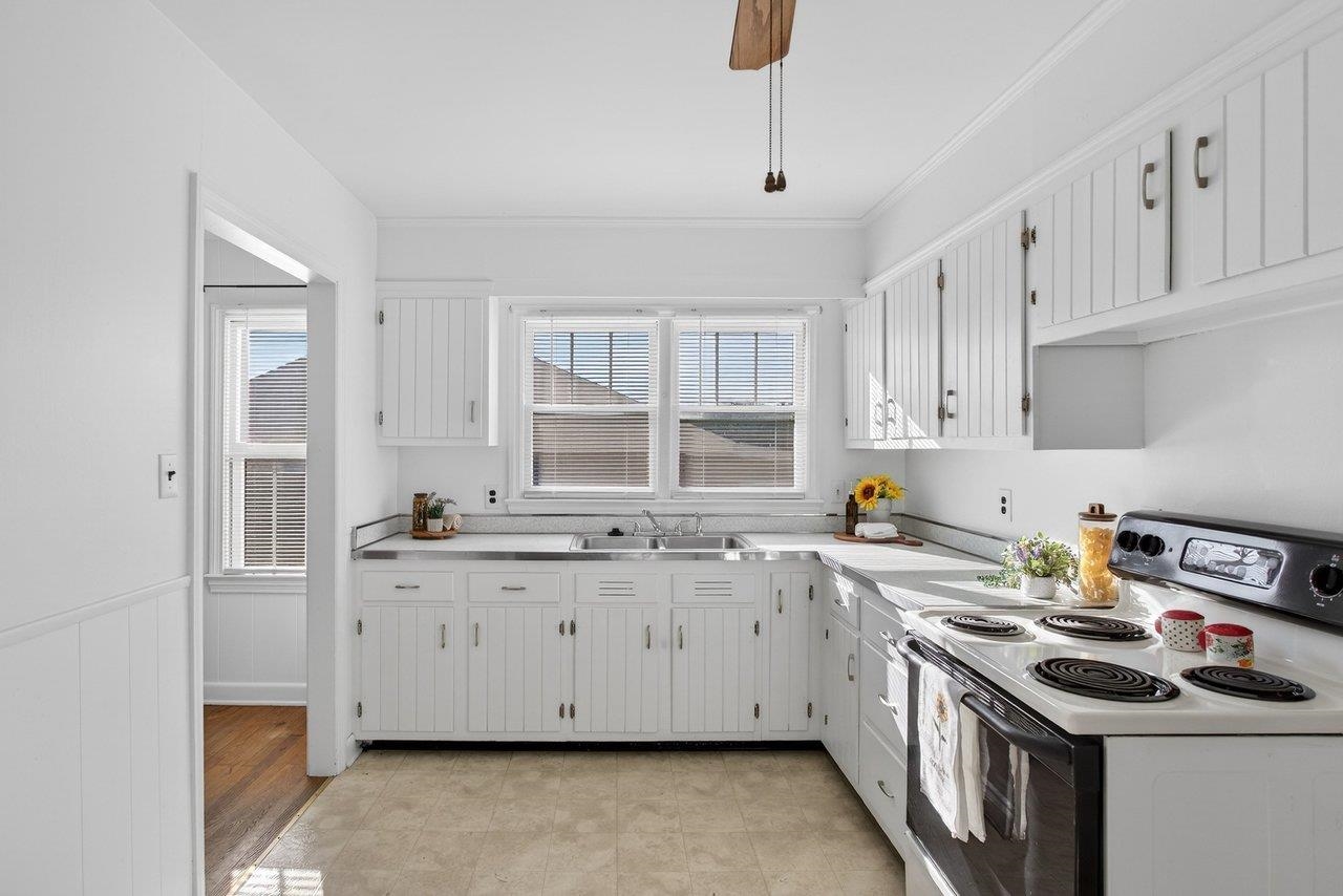 913 SPOTSWOOD DR, HARRISONBURG, Virginia 22802, 3 Bedrooms Bedrooms, ,1 BathroomBathrooms,Residential,913 SPOTSWOOD DR,673657 MLS # 673657 913 SPOTSWOOD DR, HARRISONBURG, Virginia 22802, 3 Bedrooms Bedrooms, ,1 BathroomBathrooms,Residential,913 SPOTSWOOD DR,673657 MLS # 673657