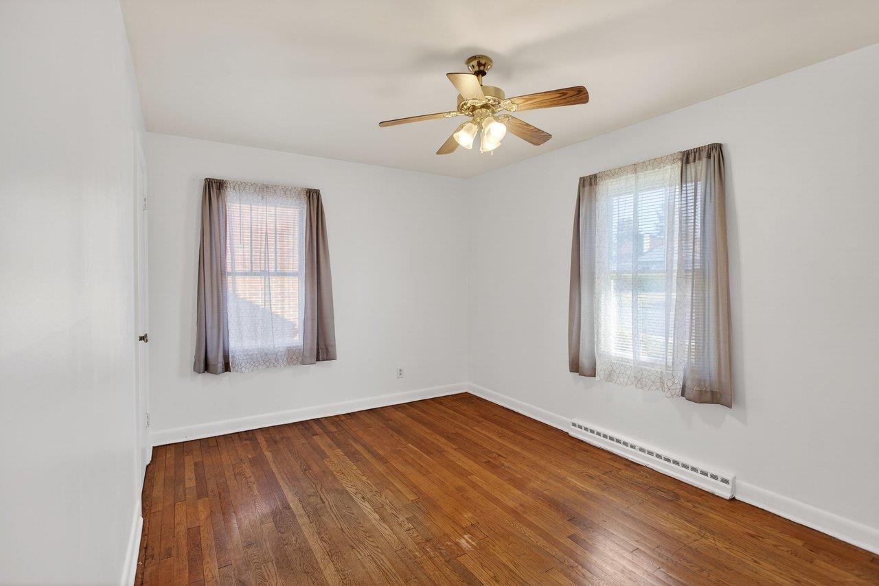 913 SPOTSWOOD DR, HARRISONBURG, Virginia 22802, 3 Bedrooms Bedrooms, ,1 BathroomBathrooms,Residential,913 SPOTSWOOD DR,673657 MLS # 673657 913 SPOTSWOOD DR, HARRISONBURG, Virginia 22802, 3 Bedrooms Bedrooms, ,1 BathroomBathrooms,Residential,913 SPOTSWOOD DR,673657 MLS # 673657