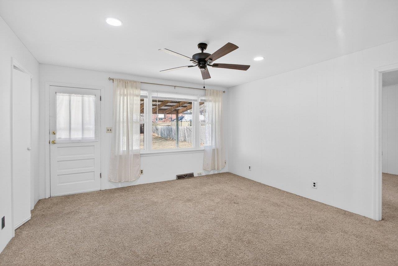 913 SPOTSWOOD DR, HARRISONBURG, Virginia 22802, 3 Bedrooms Bedrooms, ,1 BathroomBathrooms,Residential,913 SPOTSWOOD DR,673657 MLS # 673657 913 SPOTSWOOD DR, HARRISONBURG, Virginia 22802, 3 Bedrooms Bedrooms, ,1 BathroomBathrooms,Residential,913 SPOTSWOOD DR,673657 MLS # 673657