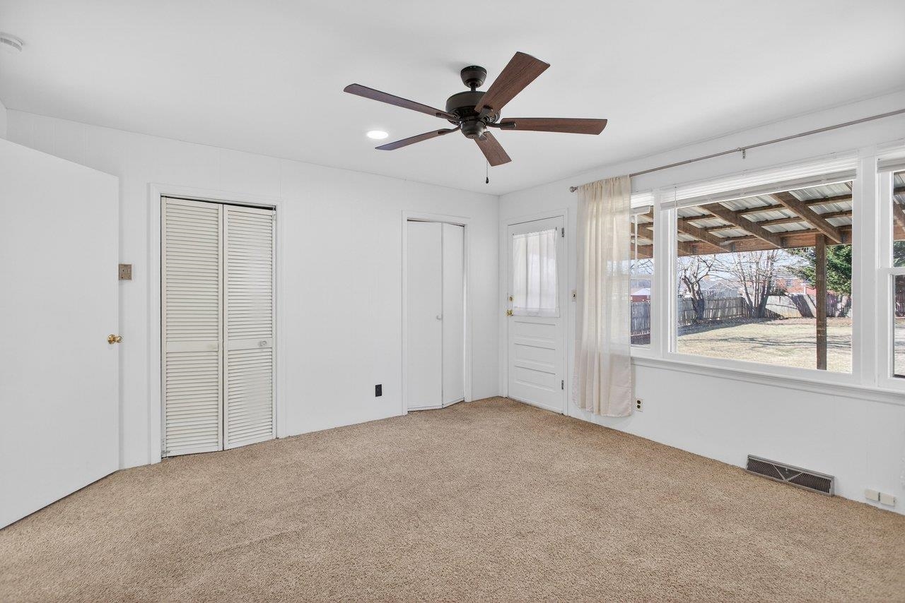 913 SPOTSWOOD DR, HARRISONBURG, Virginia 22802, 3 Bedrooms Bedrooms, ,1 BathroomBathrooms,Residential,913 SPOTSWOOD DR,673657 MLS # 673657 913 SPOTSWOOD DR, HARRISONBURG, Virginia 22802, 3 Bedrooms Bedrooms, ,1 BathroomBathrooms,Residential,913 SPOTSWOOD DR,673657 MLS # 673657