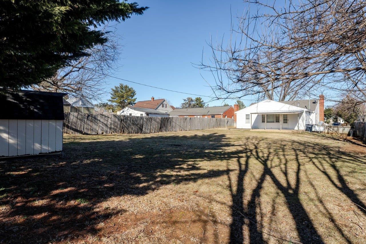 913 SPOTSWOOD DR, HARRISONBURG, Virginia 22802, 3 Bedrooms Bedrooms, ,1 BathroomBathrooms,Residential,913 SPOTSWOOD DR,673657 MLS # 673657 913 SPOTSWOOD DR, HARRISONBURG, Virginia 22802, 3 Bedrooms Bedrooms, ,1 BathroomBathrooms,Residential,913 SPOTSWOOD DR,673657 MLS # 673657