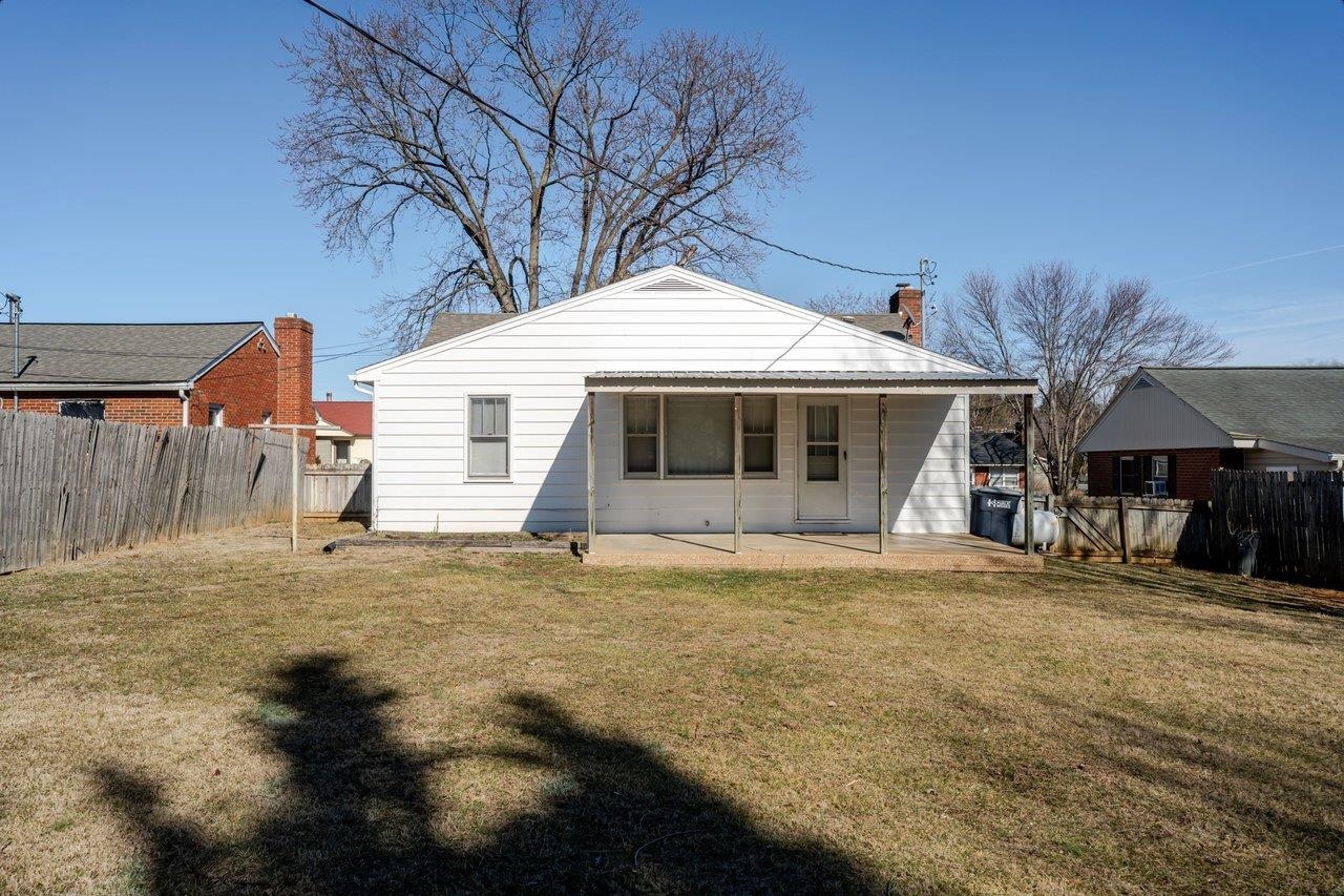 913 SPOTSWOOD DR, HARRISONBURG, Virginia 22802, 3 Bedrooms Bedrooms, ,1 BathroomBathrooms,Residential,913 SPOTSWOOD DR,673657 MLS # 673657 913 SPOTSWOOD DR, HARRISONBURG, Virginia 22802, 3 Bedrooms Bedrooms, ,1 BathroomBathrooms,Residential,913 SPOTSWOOD DR,673657 MLS # 673657