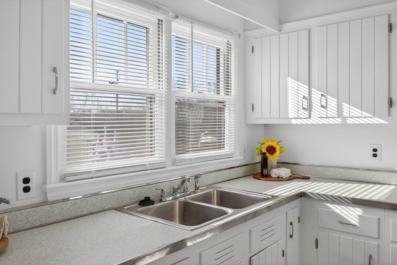 913 SPOTSWOOD DR, HARRISONBURG, Virginia 22802, 3 Bedrooms Bedrooms, ,1 BathroomBathrooms,Residential,913 SPOTSWOOD DR,673657 MLS # 673657 913 SPOTSWOOD DR, HARRISONBURG, Virginia 22802, 3 Bedrooms Bedrooms, ,1 BathroomBathrooms,Residential,913 SPOTSWOOD DR,673657 MLS # 673657