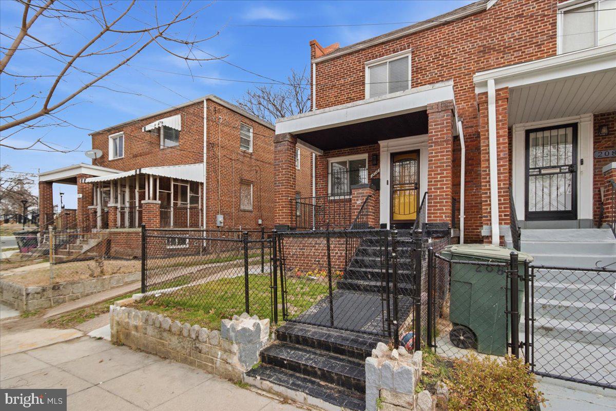 206 36TH ST SE, WASHINGTON, District Of Columbia 20019, 3 Bedrooms Bedrooms, ,2 BathroomsBathrooms,Residential,For sale,206 36TH ST SE,DCDC2233308 MLS # DCDC2233308