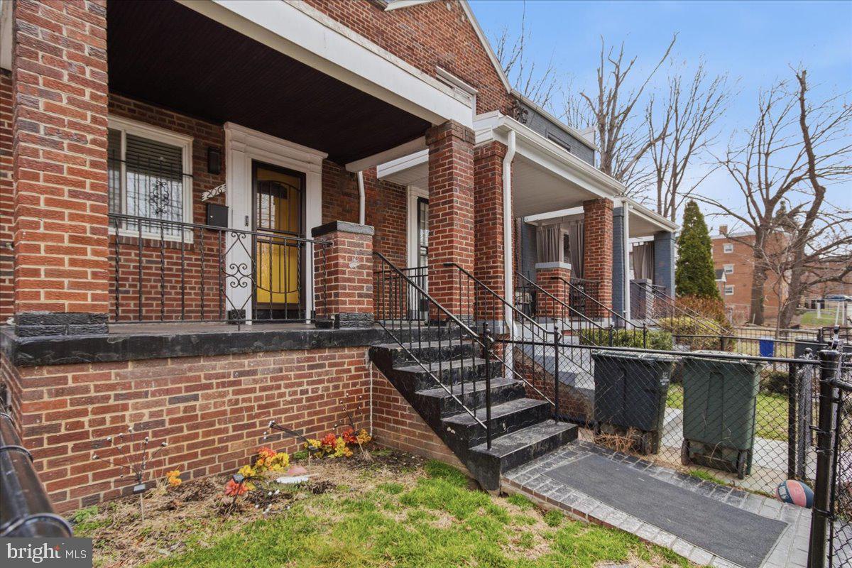 206 36TH ST SE, WASHINGTON, District Of Columbia 20019, 3 Bedrooms Bedrooms, ,2 BathroomsBathrooms,Residential,For sale,206 36TH ST SE,DCDC2233308 MLS # DCDC2233308