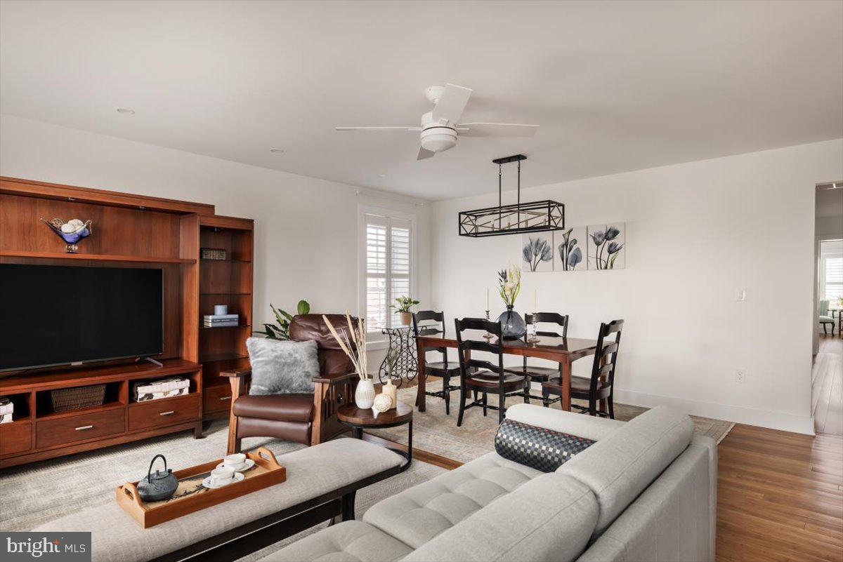 411-302 N LOUDOUN ST, WINCHESTER, Virginia 22601, 2 Bedrooms Bedrooms, 9 Rooms Rooms,2 BathroomsBathrooms,Residential,For sale,411-302 N LOUDOUN ST,VAWI2009780 MLS # VAWI2009780