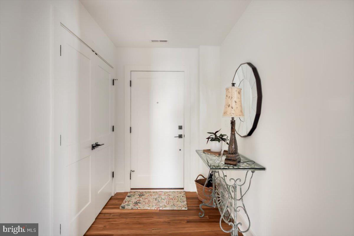 411-302 N LOUDOUN ST, WINCHESTER, Virginia 22601, 2 Bedrooms Bedrooms, 9 Rooms Rooms,2 BathroomsBathrooms,Residential,For sale,411-302 N LOUDOUN ST,VAWI2009780 MLS # VAWI2009780