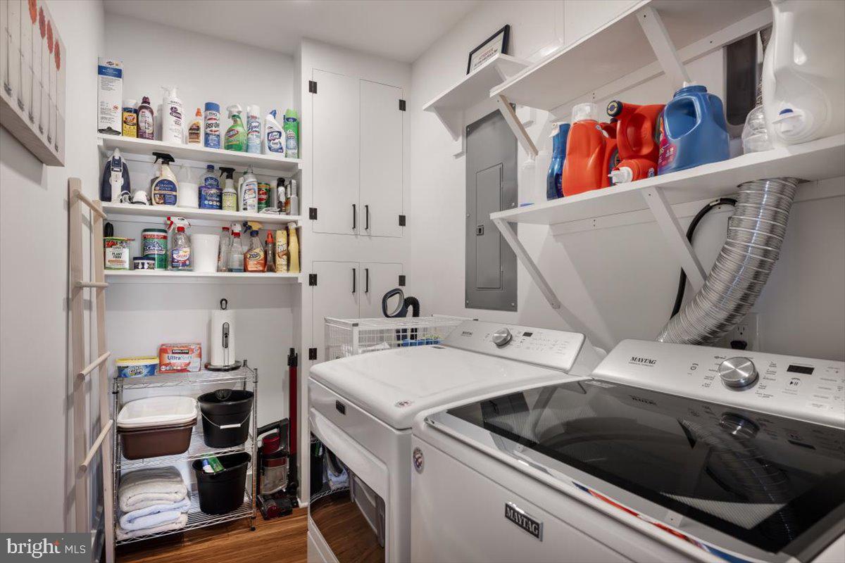 411-302 N LOUDOUN ST, WINCHESTER, Virginia 22601, 2 Bedrooms Bedrooms, 9 Rooms Rooms,2 BathroomsBathrooms,Residential,For sale,411-302 N LOUDOUN ST,VAWI2009780 MLS # VAWI2009780