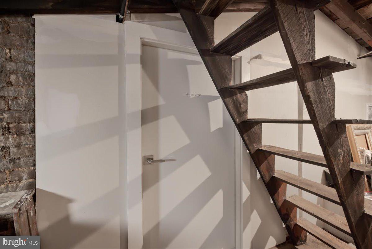 411-302 N LOUDOUN ST, WINCHESTER, Virginia 22601, 2 Bedrooms Bedrooms, 9 Rooms Rooms,2 BathroomsBathrooms,Residential,For sale,411-302 N LOUDOUN ST,VAWI2009780 MLS # VAWI2009780