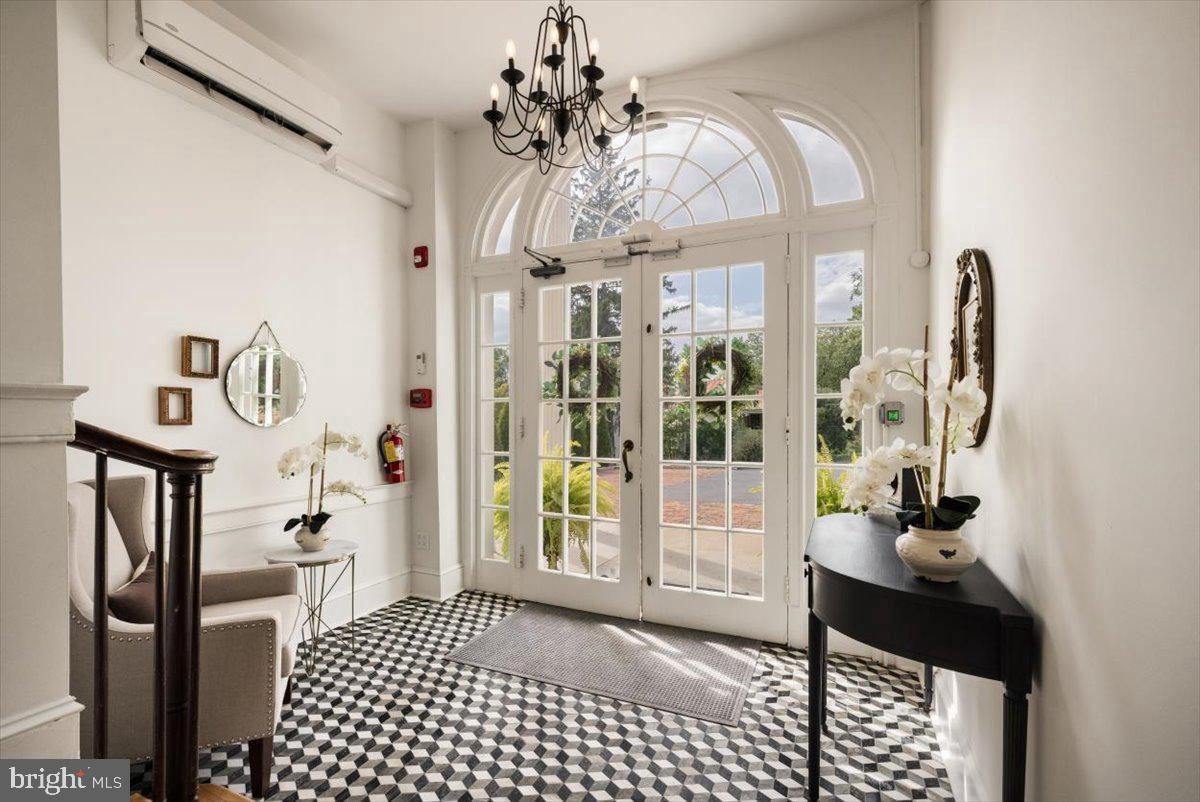 411-302 N LOUDOUN ST, WINCHESTER, Virginia 22601, 2 Bedrooms Bedrooms, 9 Rooms Rooms,2 BathroomsBathrooms,Residential,For sale,411-302 N LOUDOUN ST,VAWI2009780 MLS # VAWI2009780