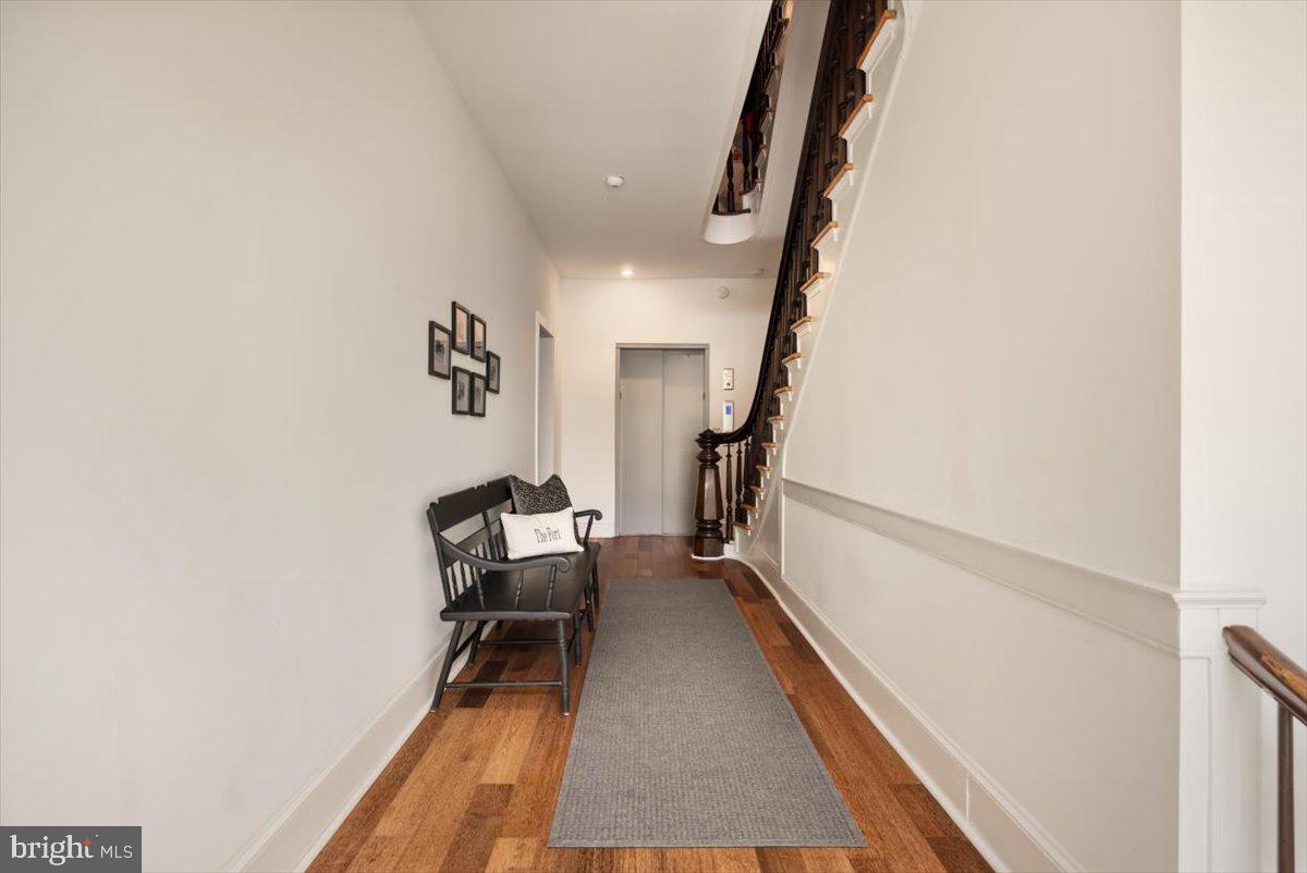 411-302 N LOUDOUN ST, WINCHESTER, Virginia 22601, 2 Bedrooms Bedrooms, 9 Rooms Rooms,2 BathroomsBathrooms,Residential,For sale,411-302 N LOUDOUN ST,VAWI2009780 MLS # VAWI2009780