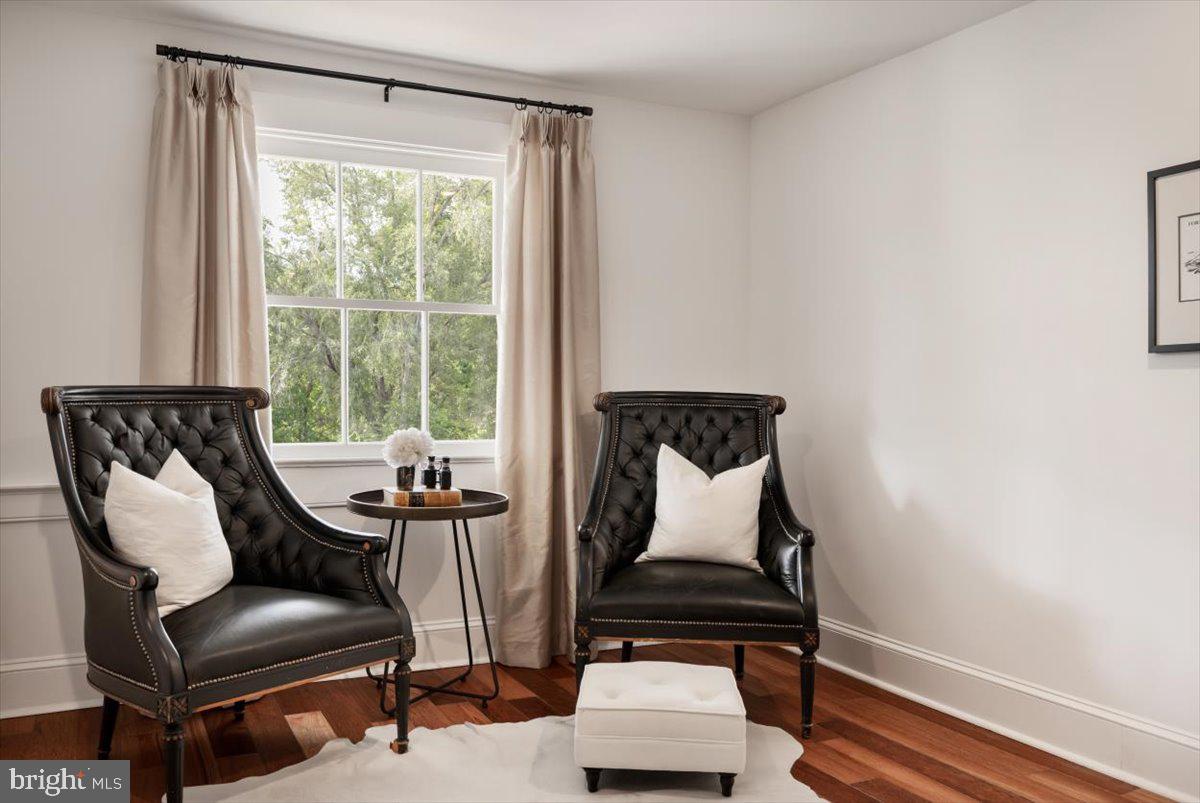 411-302 N LOUDOUN ST, WINCHESTER, Virginia 22601, 2 Bedrooms Bedrooms, 9 Rooms Rooms,2 BathroomsBathrooms,Residential,For sale,411-302 N LOUDOUN ST,VAWI2009780 MLS # VAWI2009780