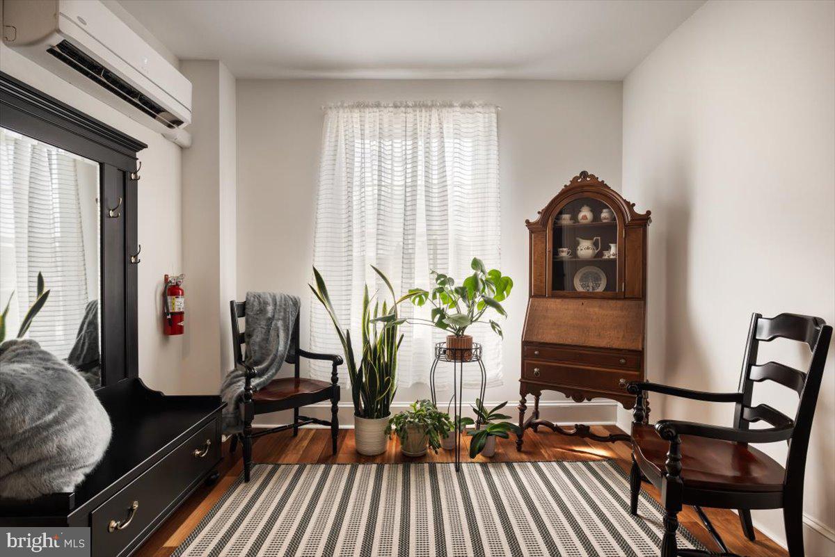 411-302 N LOUDOUN ST, WINCHESTER, Virginia 22601, 2 Bedrooms Bedrooms, 9 Rooms Rooms,2 BathroomsBathrooms,Residential,For sale,411-302 N LOUDOUN ST,VAWI2009780 MLS # VAWI2009780