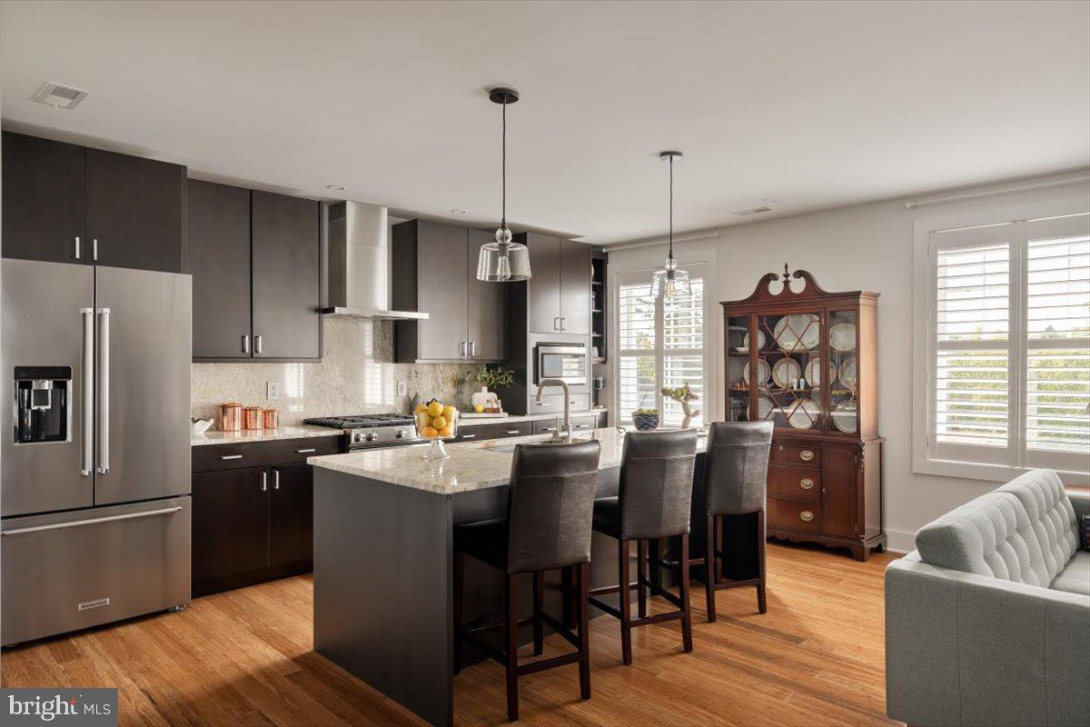 411-302 N LOUDOUN ST, WINCHESTER, Virginia 22601, 2 Bedrooms Bedrooms, 9 Rooms Rooms,2 BathroomsBathrooms,Residential,For sale,411-302 N LOUDOUN ST,VAWI2009780 MLS # VAWI2009780