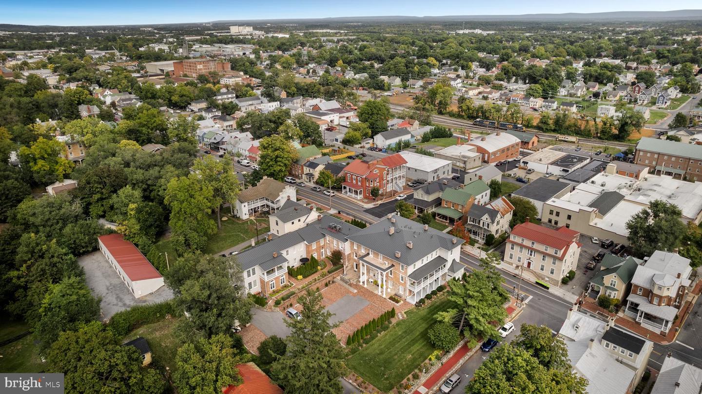 411-302 N LOUDOUN ST, WINCHESTER, Virginia 22601, 2 Bedrooms Bedrooms, 9 Rooms Rooms,2 BathroomsBathrooms,Residential,For sale,411-302 N LOUDOUN ST,VAWI2009780 MLS # VAWI2009780