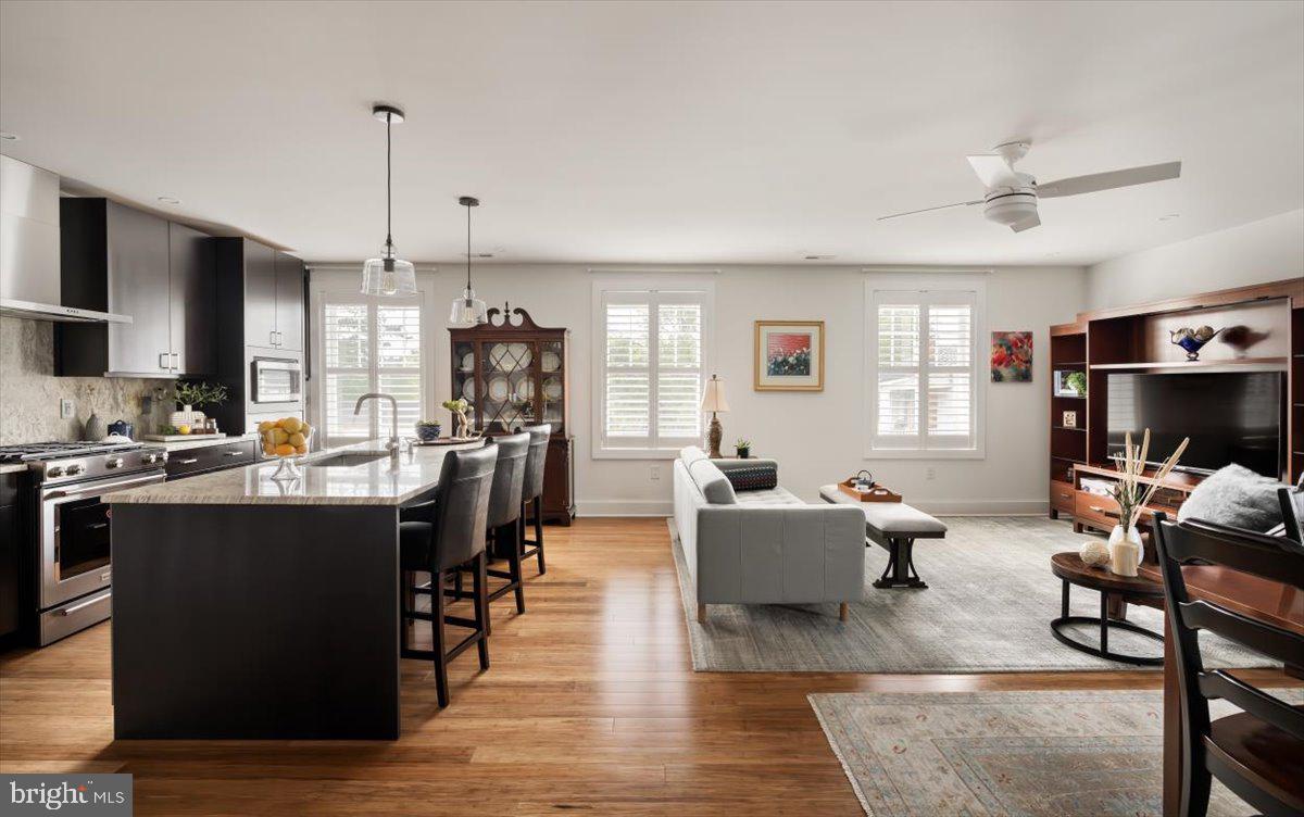 411-302 N LOUDOUN ST, WINCHESTER, Virginia 22601, 2 Bedrooms Bedrooms, 9 Rooms Rooms,2 BathroomsBathrooms,Residential,For sale,411-302 N LOUDOUN ST,VAWI2009780 MLS # VAWI2009780