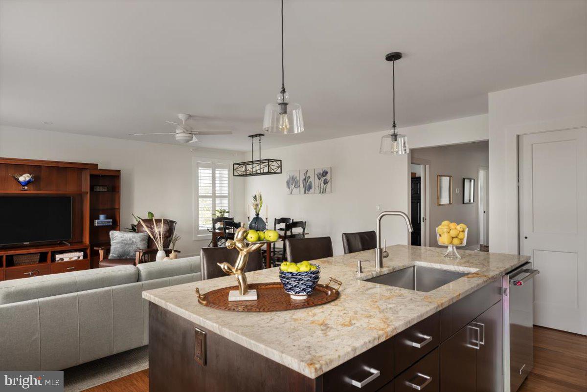 411-302 N LOUDOUN ST, WINCHESTER, Virginia 22601, 2 Bedrooms Bedrooms, 9 Rooms Rooms,2 BathroomsBathrooms,Residential,For sale,411-302 N LOUDOUN ST,VAWI2009780 MLS # VAWI2009780