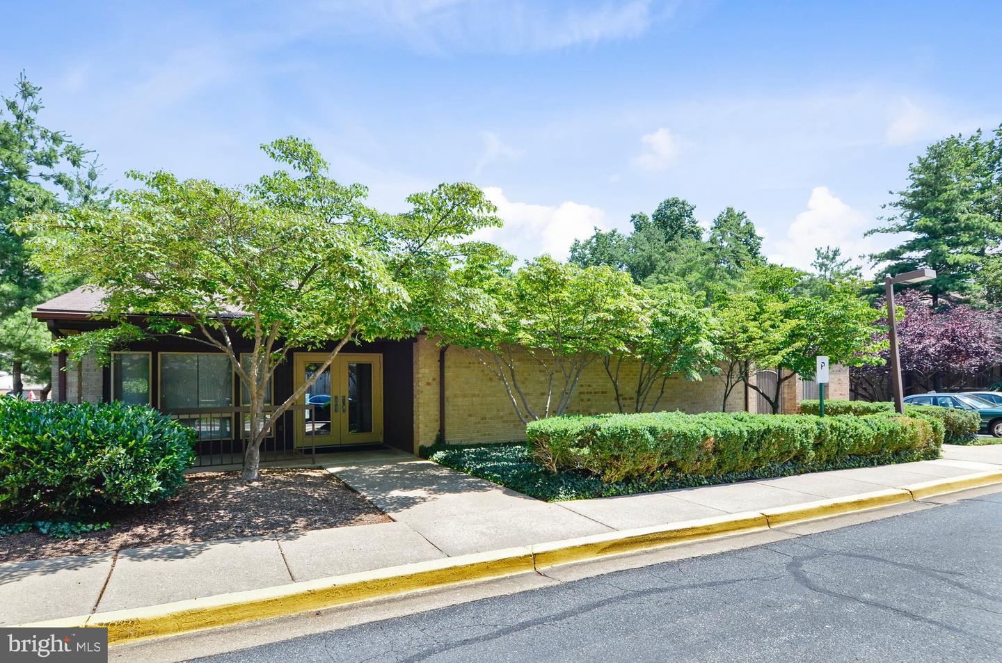 73 HAWTHORNE CT NE #73, WASHINGTON, District Of Columbia 20017, 2 Bedrooms Bedrooms, 8 Rooms Rooms,2 BathroomsBathrooms,Residential,For sale,73 HAWTHORNE CT NE #73,DCDC2244912 MLS # DCDC2244912