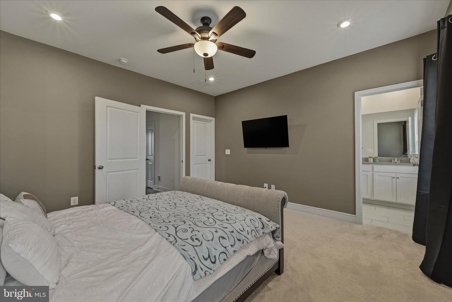 124 CHECKERSPOT WAY, LAKE FREDERICK, Virginia 22630, 4 Bedrooms Bedrooms, ,3 BathroomsBathrooms,Residential,For sale,124 CHECKERSPOT WAY,VAFV2039798 MLS # VAFV2039798