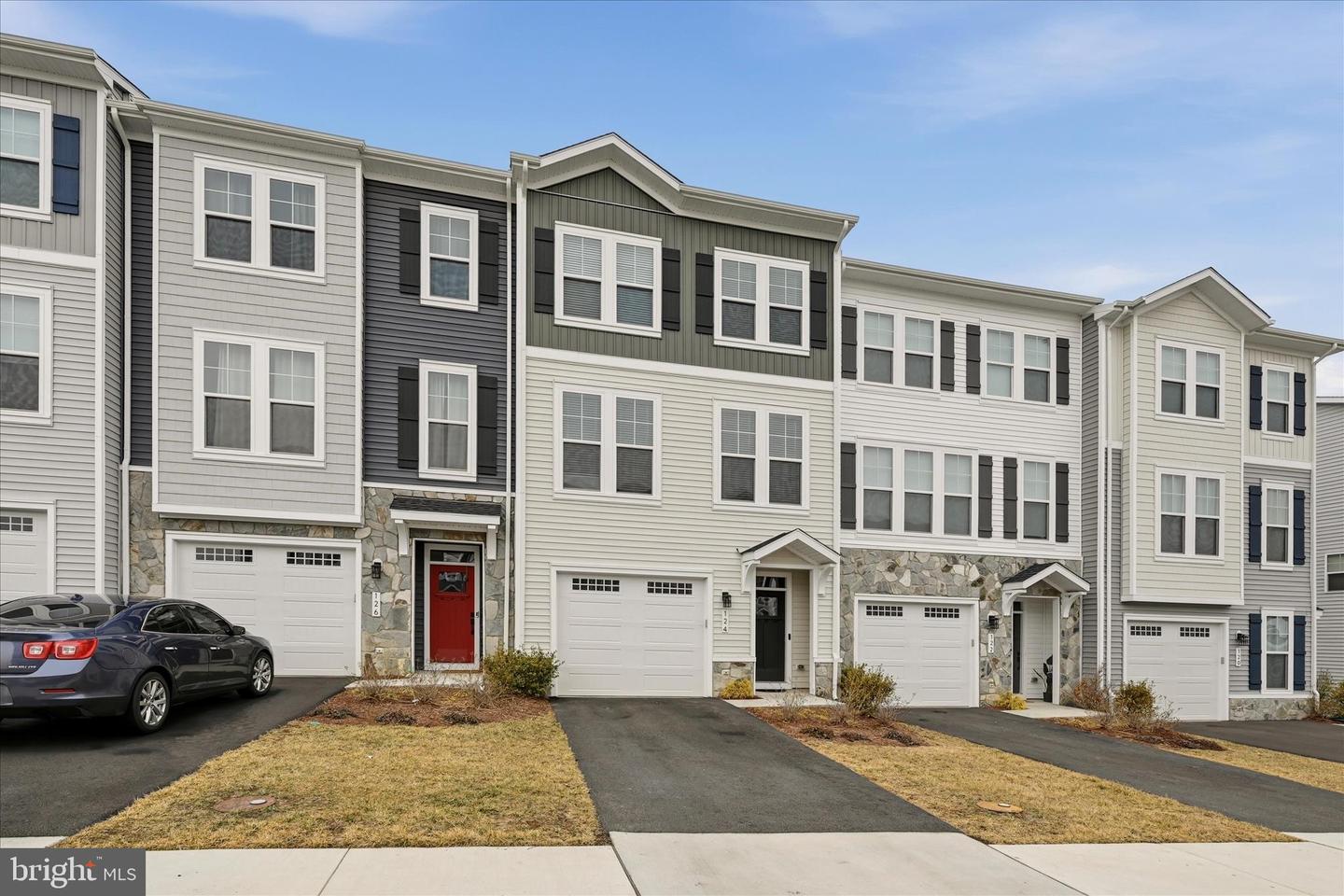 124 CHECKERSPOT WAY, LAKE FREDERICK, Virginia 22630, 4 Bedrooms Bedrooms, ,3 BathroomsBathrooms,Residential,For sale,124 CHECKERSPOT WAY,VAFV2039798 MLS # VAFV2039798