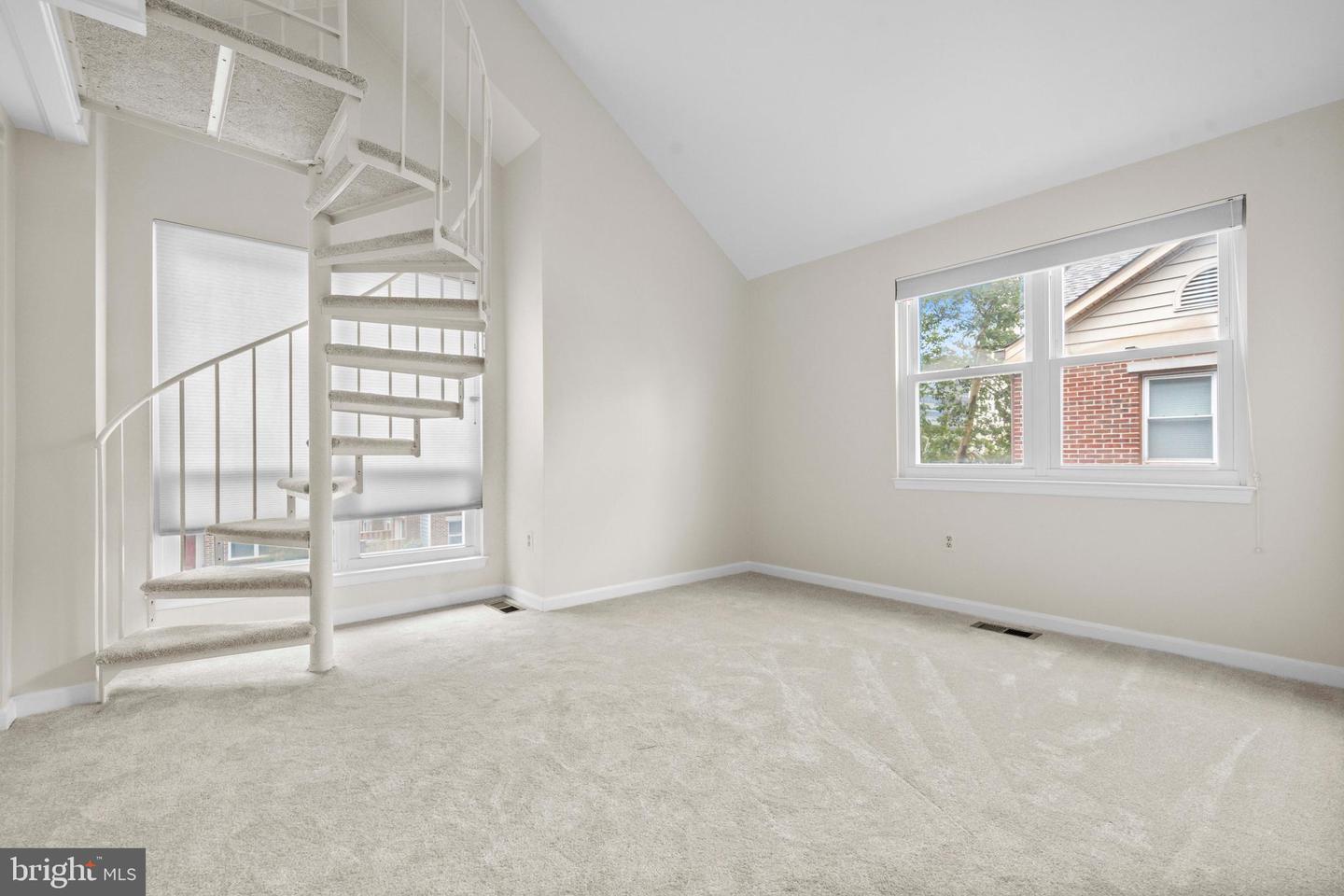 1109 N VERNON ST, ARLINGTON, Virginia 22201, 2 Bedrooms Bedrooms, ,2 BathroomsBathrooms,Residential,For sale,1109 N VERNON ST,VAAR2069372 MLS # VAAR2069372