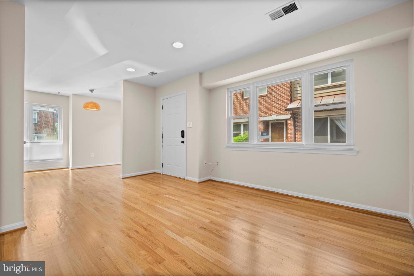 1109 N VERNON ST, ARLINGTON, Virginia 22201, 2 Bedrooms Bedrooms, ,2 BathroomsBathrooms,Residential,For sale,1109 N VERNON ST,VAAR2069372 MLS # VAAR2069372