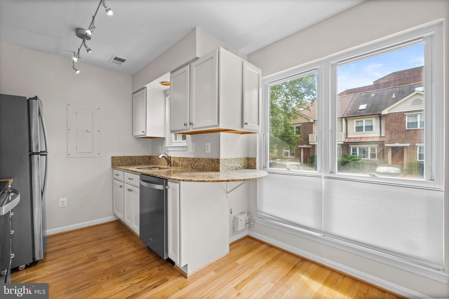 1109 N VERNON ST, ARLINGTON, Virginia 22201, 2 Bedrooms Bedrooms, ,2 BathroomsBathrooms,Residential,For sale,1109 N VERNON ST,VAAR2069372 MLS # VAAR2069372
