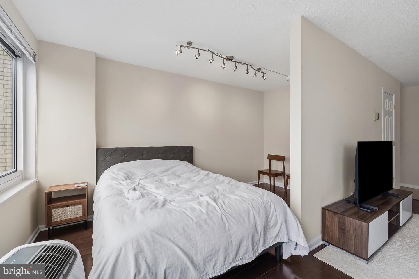 1330 NEW HAMPSHIRE AVE NW #911, WASHINGTON, District Of Columbia 20036, ,1 BathroomBathrooms,Residential,For sale,1330 NEW HAMPSHIRE AVE NW #911,DCDC2248138 MLS # DCDC2248138