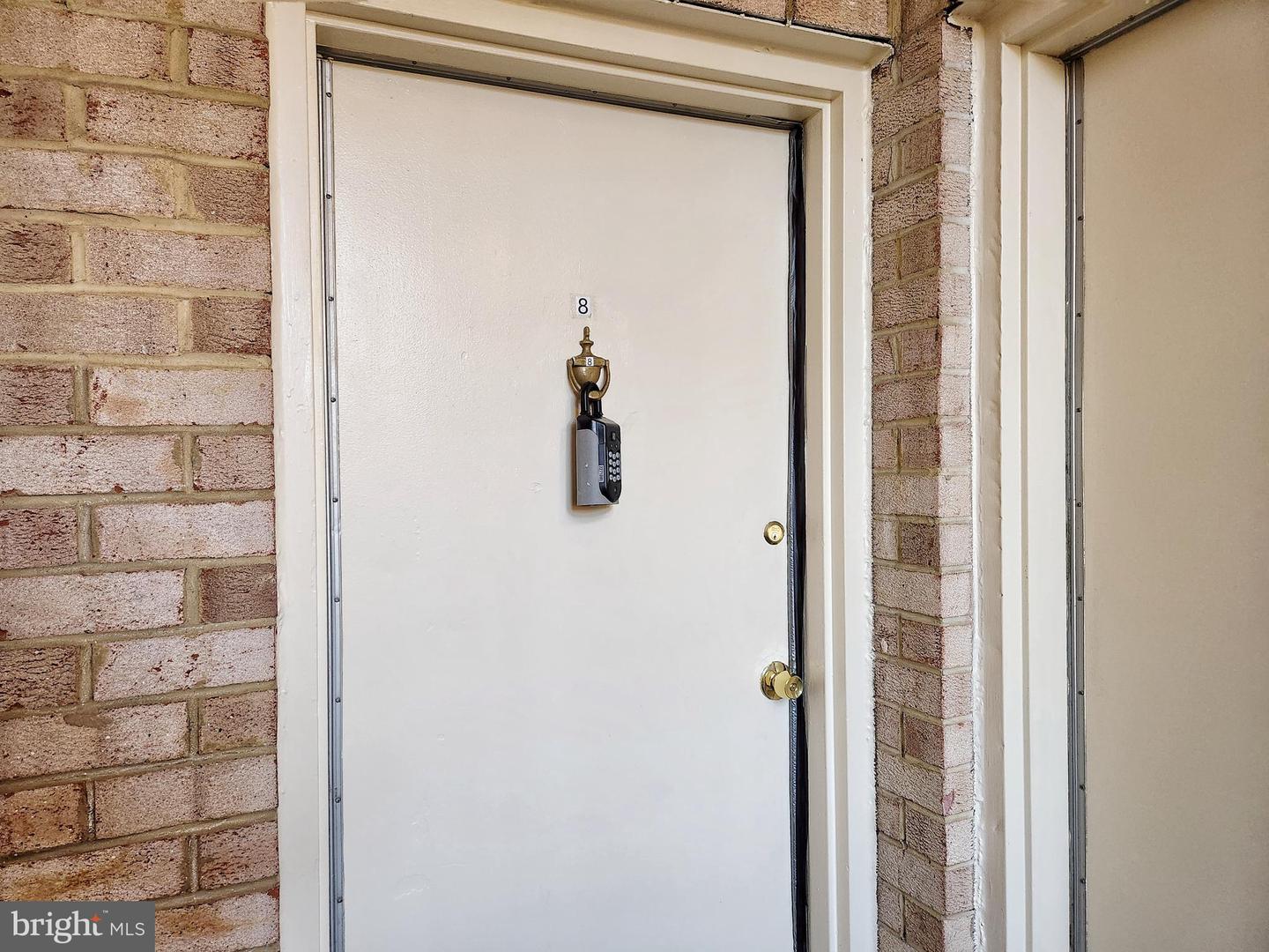 2901 CHARING CROSS RD #8, FALLS CHURCH, Virginia 22042, 1 Bedroom Bedrooms, ,1 BathroomBathrooms,Residential,For sale,2901 CHARING CROSS RD #8,VAFX2293144 MLS # VAFX2293144 2901 CHARING CROSS RD #8, FALLS CHURCH, Virginia 22042, 1 Bedroom Bedrooms, ,1 BathroomBathrooms,Residential,For sale,2901 CHARING CROSS RD #8,VAFX2293144 MLS # VAFX2293144