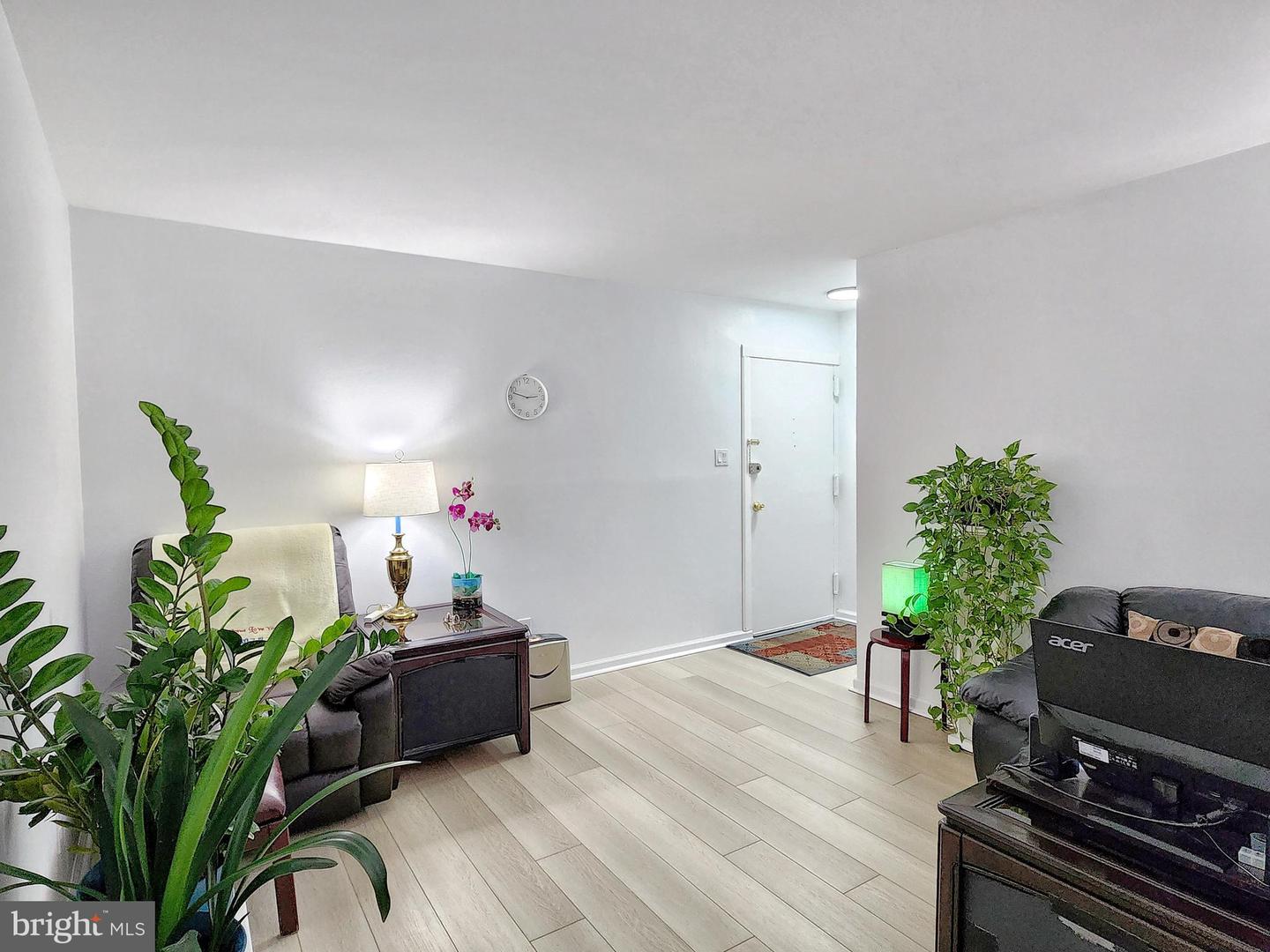 2901 CHARING CROSS RD #8, FALLS CHURCH, Virginia 22042, 1 Bedroom Bedrooms, ,1 BathroomBathrooms,Residential,For sale,2901 CHARING CROSS RD #8,VAFX2293144 MLS # VAFX2293144 2901 CHARING CROSS RD #8, FALLS CHURCH, Virginia 22042, 1 Bedroom Bedrooms, ,1 BathroomBathrooms,Residential,For sale,2901 CHARING CROSS RD #8,VAFX2293144 MLS # VAFX2293144