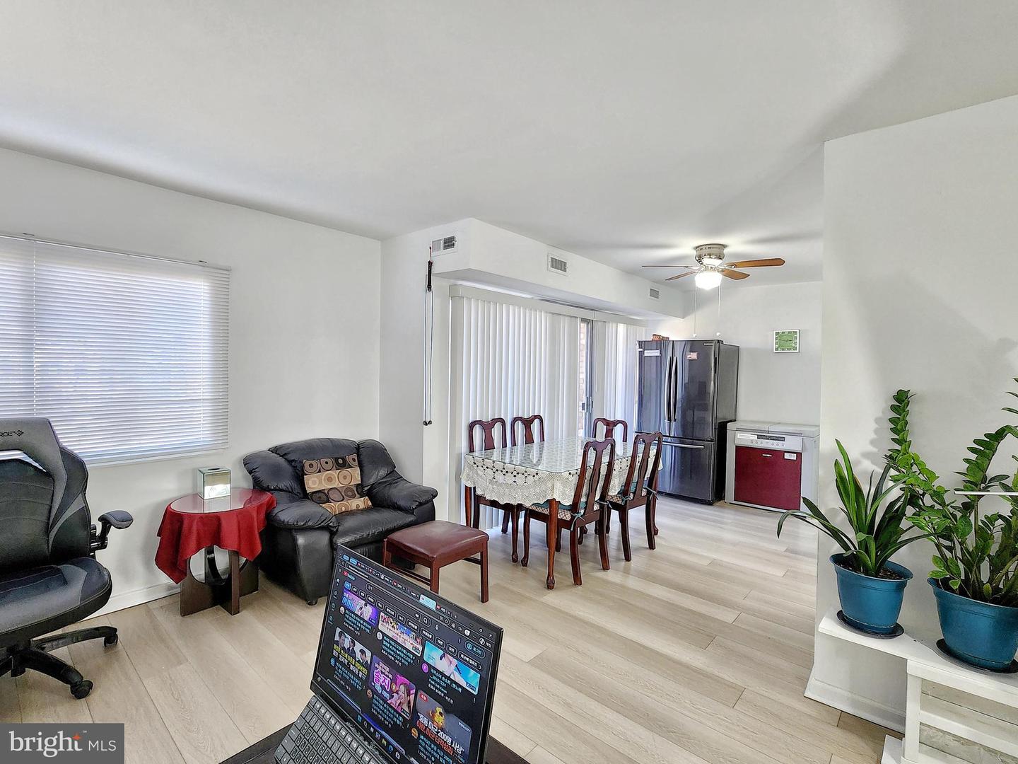 2901 CHARING CROSS RD #8, FALLS CHURCH, Virginia 22042, 1 Bedroom Bedrooms, ,1 BathroomBathrooms,Residential,For sale,2901 CHARING CROSS RD #8,VAFX2293144 MLS # VAFX2293144 2901 CHARING CROSS RD #8, FALLS CHURCH, Virginia 22042, 1 Bedroom Bedrooms, ,1 BathroomBathrooms,Residential,For sale,2901 CHARING CROSS RD #8,VAFX2293144 MLS # VAFX2293144