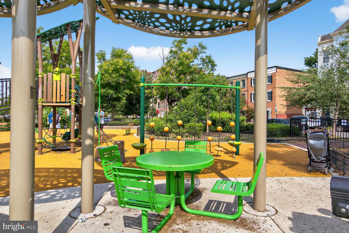 905 SOUTH CAROLINA AVE SE #6, WASHINGTON, District Of Columbia 20003, 2 Bedrooms Bedrooms, ,2 BathroomsBathrooms,Residential,For sale,905 SOUTH CAROLINA AVE SE #6,DCDC2248150 MLS # DCDC2248150