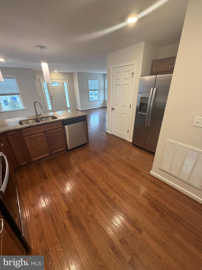 8528 ENGLESIDE ST, ALEXANDRIA, Virginia 22309, 4 Bedrooms Bedrooms, 12 Rooms Rooms,4 BathroomsBathrooms,Residential,For sale,8528 ENGLESIDE ST,VAFX2293168 MLS # VAFX2293168
