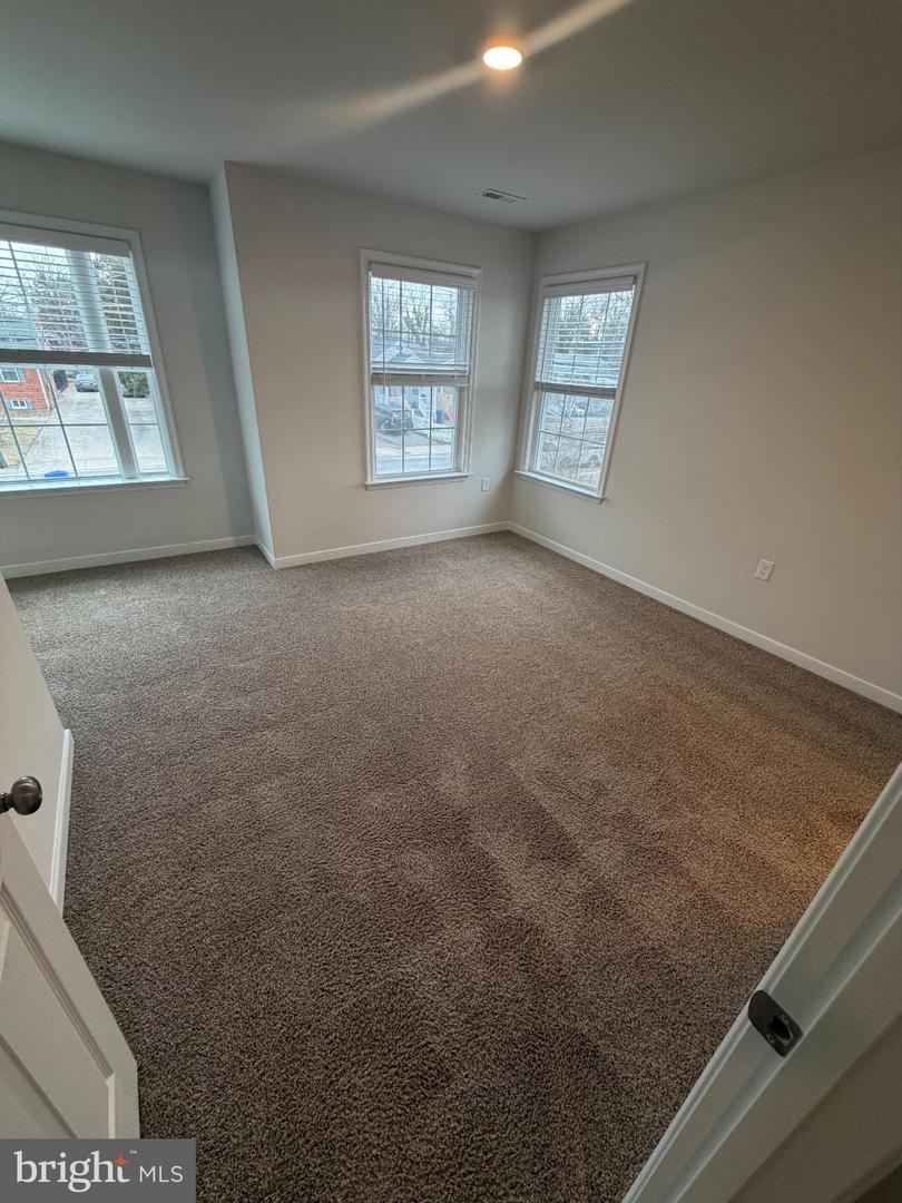 8528 ENGLESIDE ST, ALEXANDRIA, Virginia 22309, 4 Bedrooms Bedrooms, 12 Rooms Rooms,4 BathroomsBathrooms,Residential,For sale,8528 ENGLESIDE ST,VAFX2293168 MLS # VAFX2293168