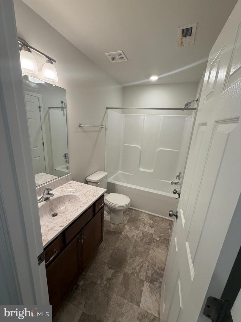 8528 ENGLESIDE ST, ALEXANDRIA, Virginia 22309, 4 Bedrooms Bedrooms, 12 Rooms Rooms,4 BathroomsBathrooms,Residential,For sale,8528 ENGLESIDE ST,VAFX2293168 MLS # VAFX2293168