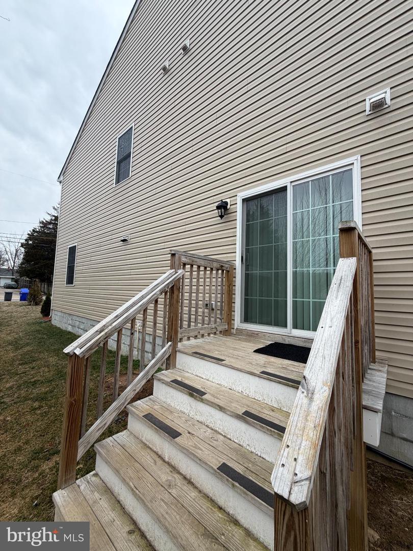 8528 ENGLESIDE ST, ALEXANDRIA, Virginia 22309, 4 Bedrooms Bedrooms, 12 Rooms Rooms,4 BathroomsBathrooms,Residential,For sale,8528 ENGLESIDE ST,VAFX2293168 MLS # VAFX2293168