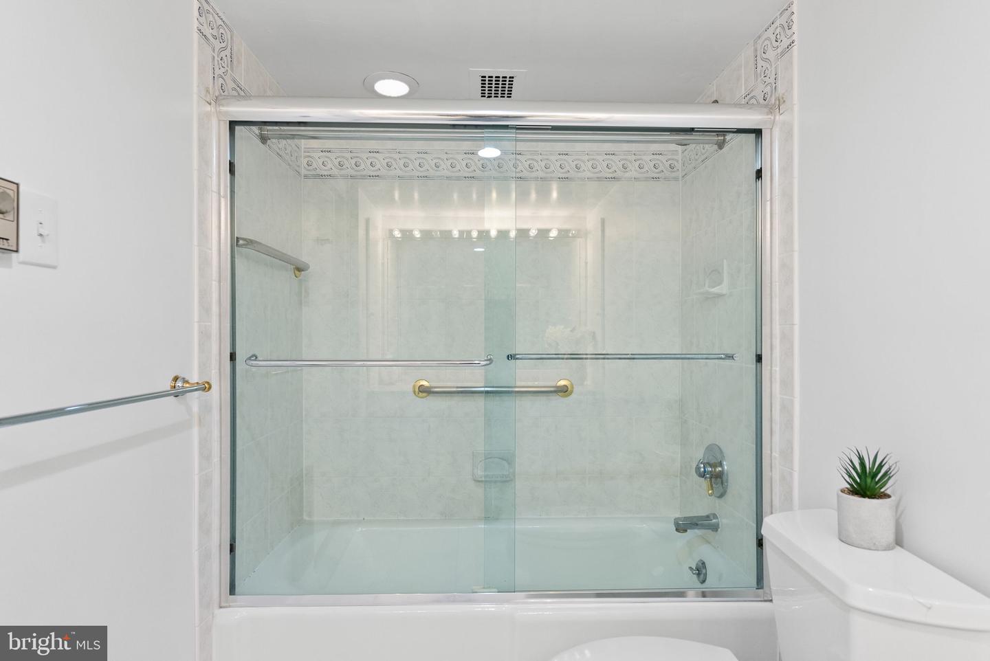 2500 VIRGINIA AVE NW #517-S, WASHINGTON, District Of Columbia 20037, 2 Bedrooms Bedrooms, ,2 BathroomsBathrooms,Residential,For sale,2500 VIRGINIA AVE NW #517-S,DCDC2223192 MLS # DCDC2223192